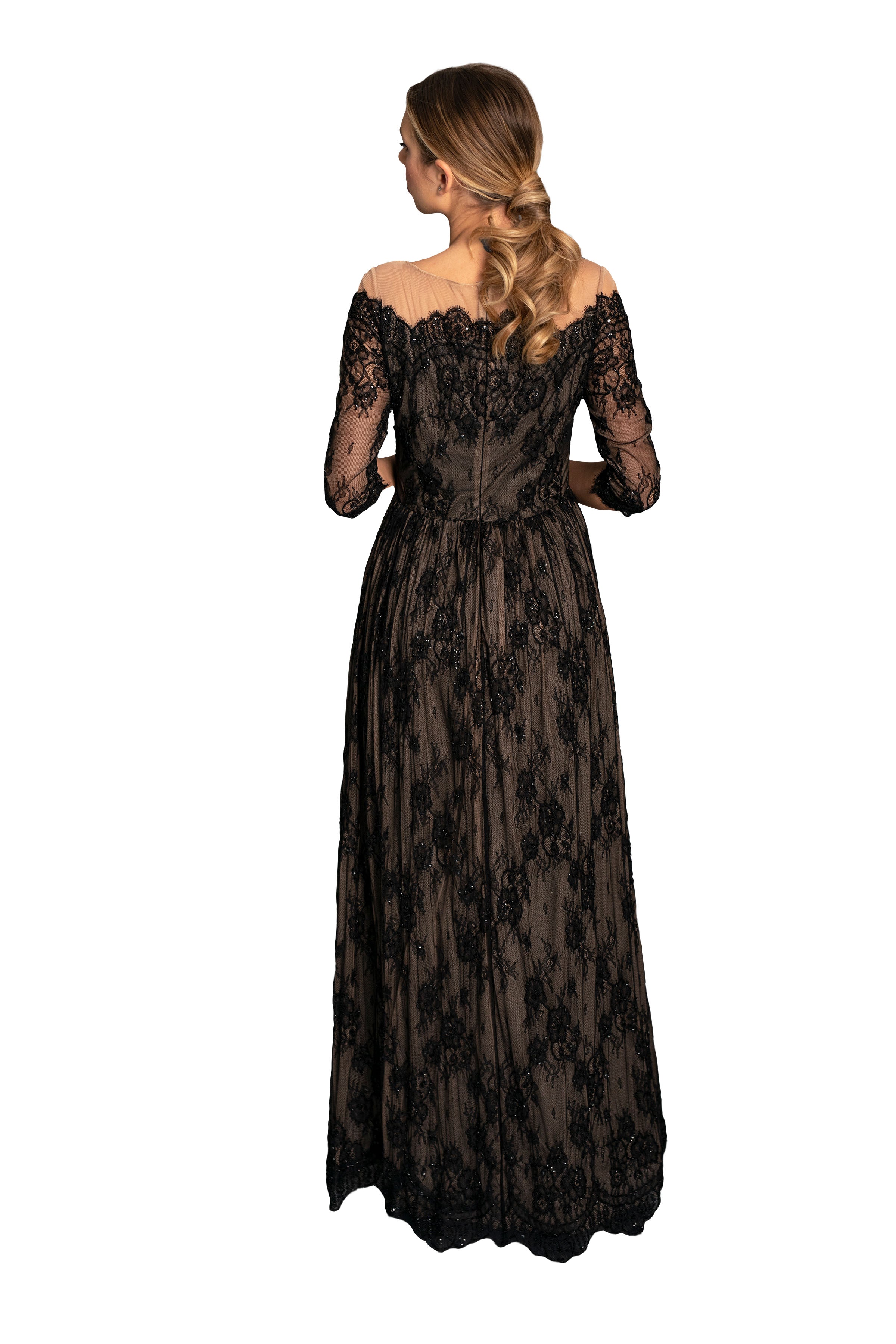 Elegant Chantilly Lace Evening Gown for Women - Formal Wedding, Prom & Special Occasion Dresses