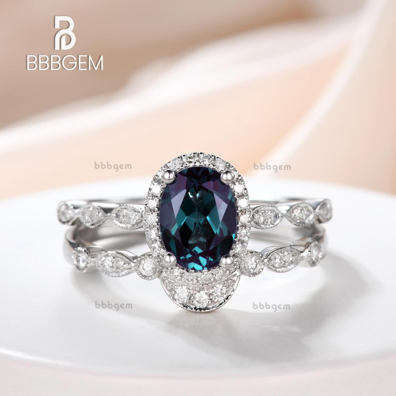 Exquisite Oval Alexandrite Halo Diamond Engagement Ring Set with Matching Curved Diamond Wedding Band | Perfect for Proposals, Anniversaries & Bridal Jewelry | Elegant Gift for Her