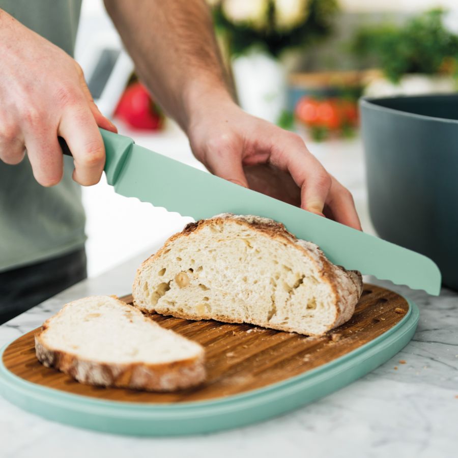 Premium 22cm Mint Green Bread Knife - Sharp Stainless Steel Blade for Slicing Bread, Cakes & Pastries - Perfect for Home Baking & Kitchen Use