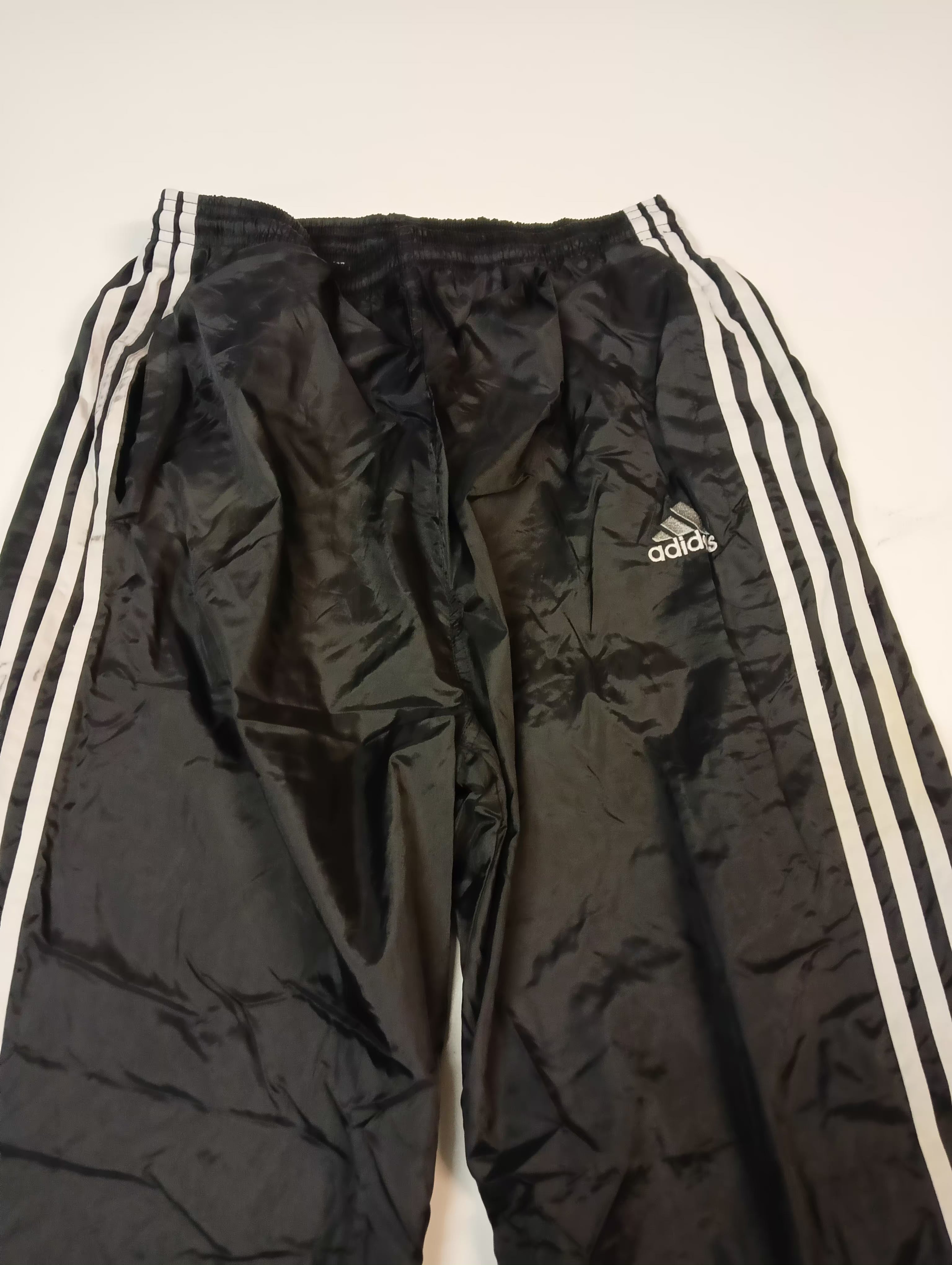 **Adidas Vintage Trackpants - Baggy Fit Men's Joggers M 1640 | Retro Athletic Pants for Casual Wear, Gym & Street Style**