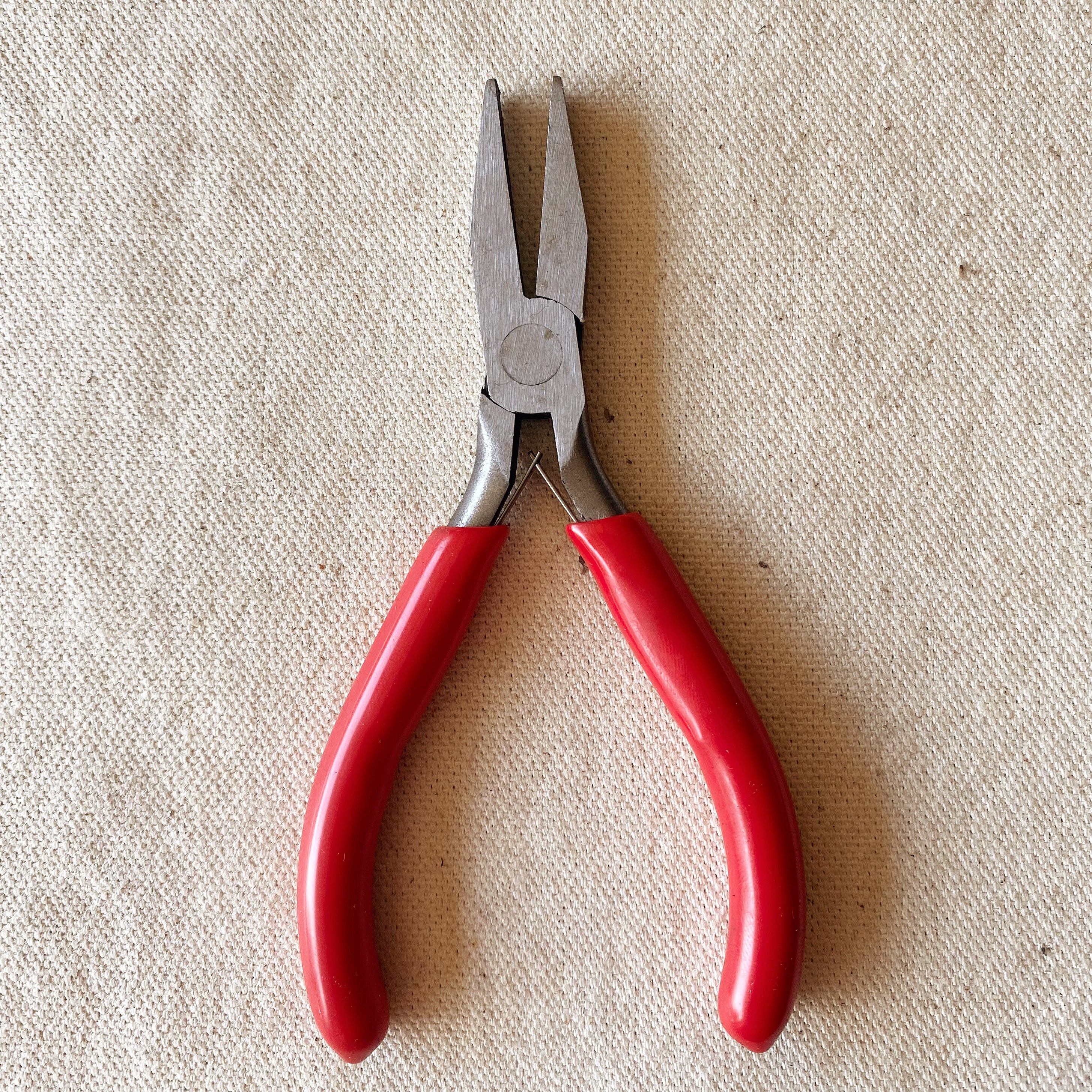Flat Nose Pliers - 6 Inch Professional Needle Nose Pliers for Jewelry Making, Electronics, and DIY Crafts - Perfect for Wire Bending, Gripping, and Holding Small Objects