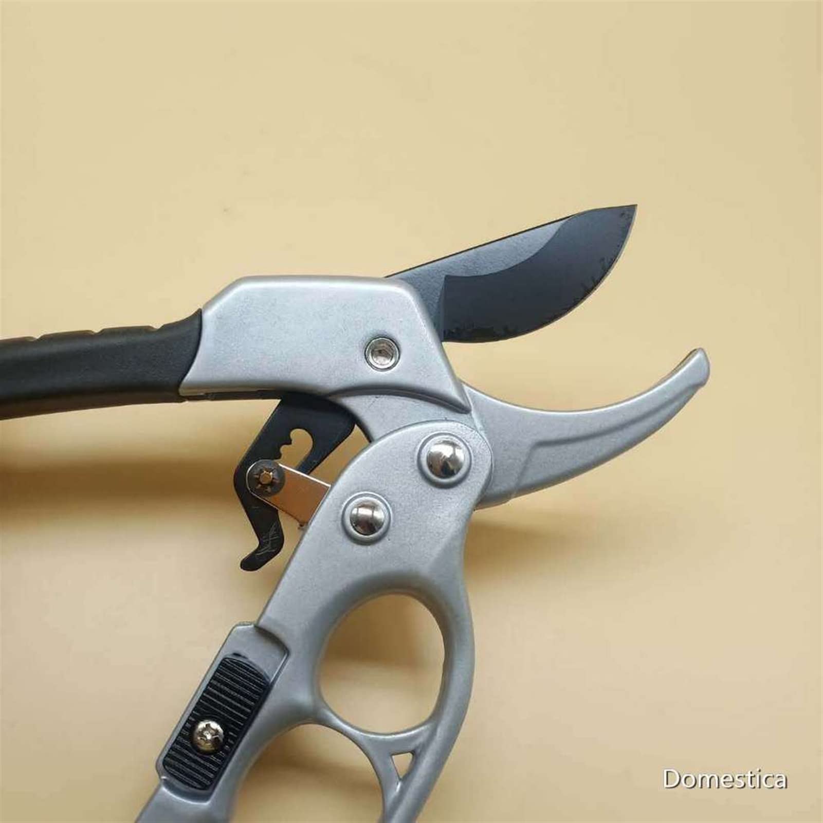 Professional Garden Clipper - Handheld Pruning Shears for Small Branches (Up to 26mm) | Durable Plant Shears for Gardening, Forest & Outdoor Use | Perfect for Trimming Trees, Shrubs & Flowers