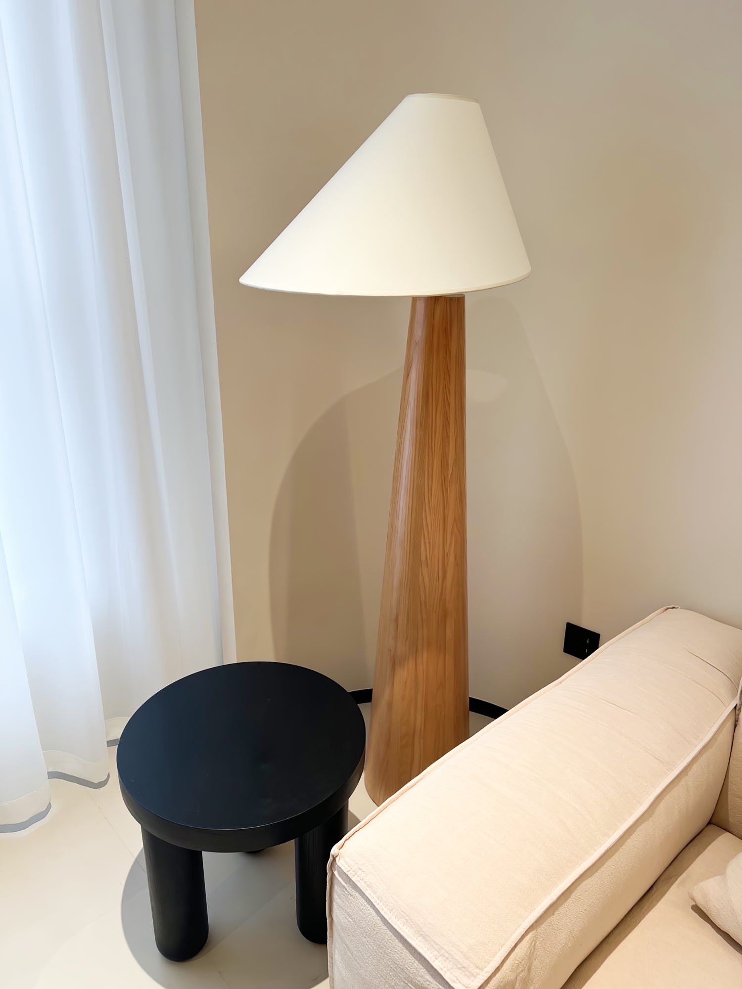 Modern Alvin Floor Lamp with Adjustable Brightness - Stylish Standing Light for Living Room, Bedroom & Office - Perfect for Reading, Working & Relaxing