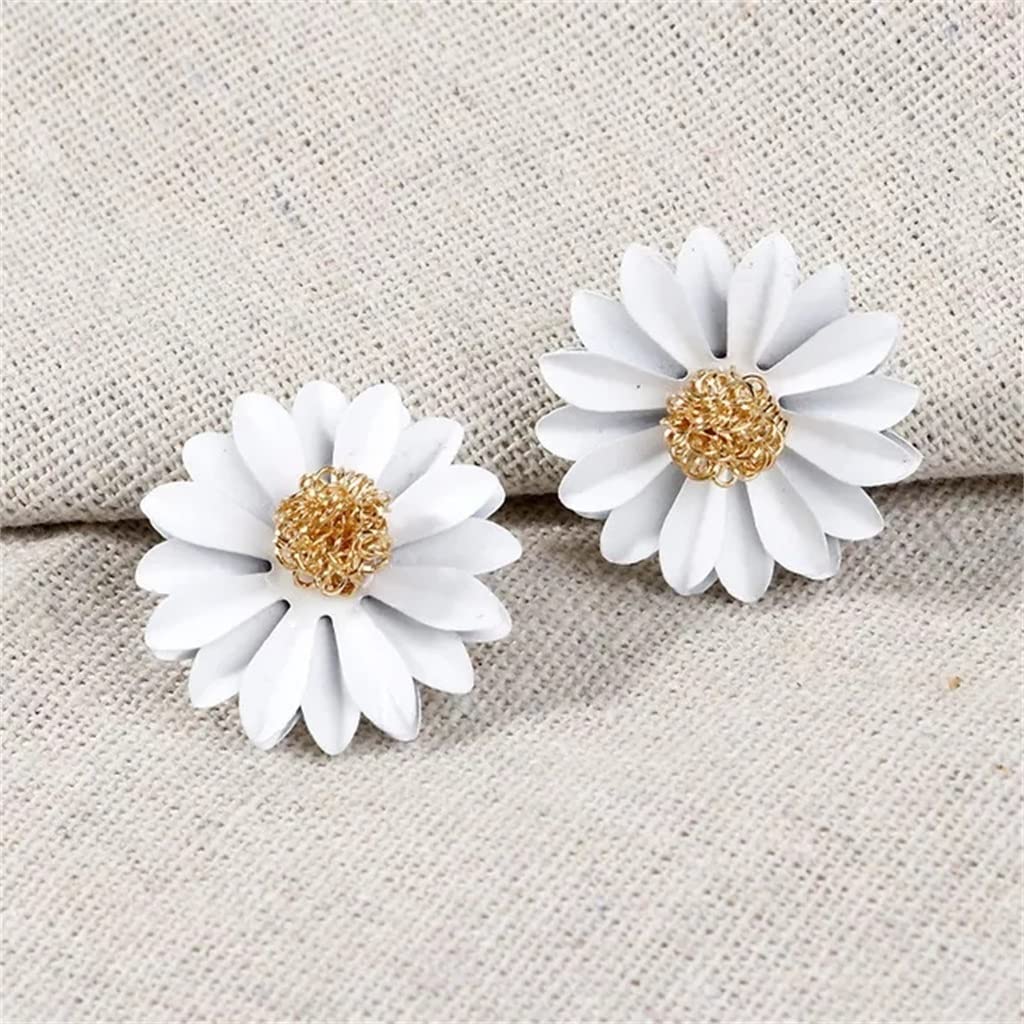 Vintage Pearl Flower Earrings for Women - Elegant Wedding, Party & Birthday Fashion Jewelry - Stud Earrings (Color: A, One Size) | Perfect for Bridal Accessories, Evening Events & Gift Giving
