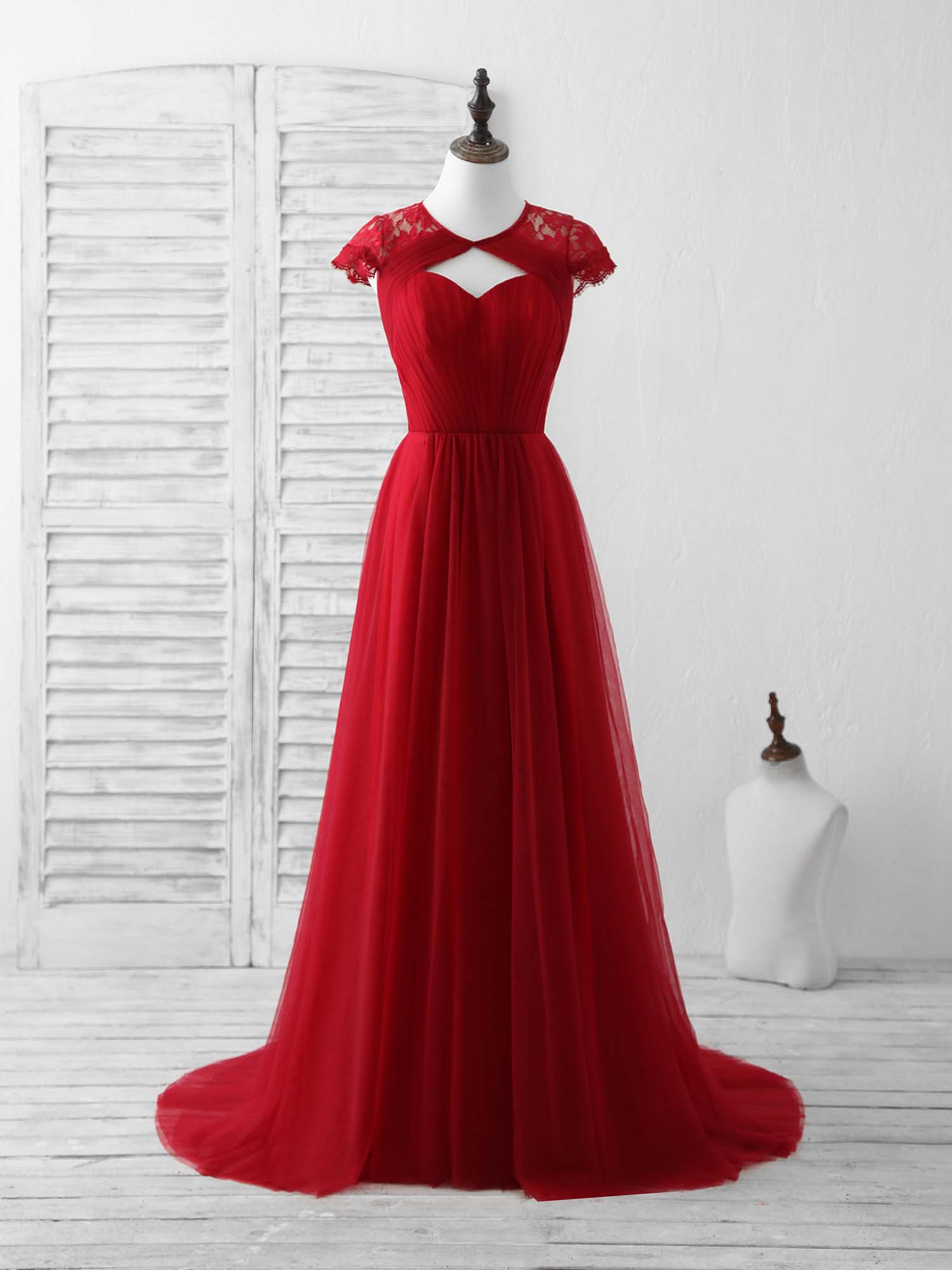 Elegant Burgundy Tulle Lace Long Prom Dress for Women - Formal Evening Gown for Homecoming, Wedding, and Special Occasions