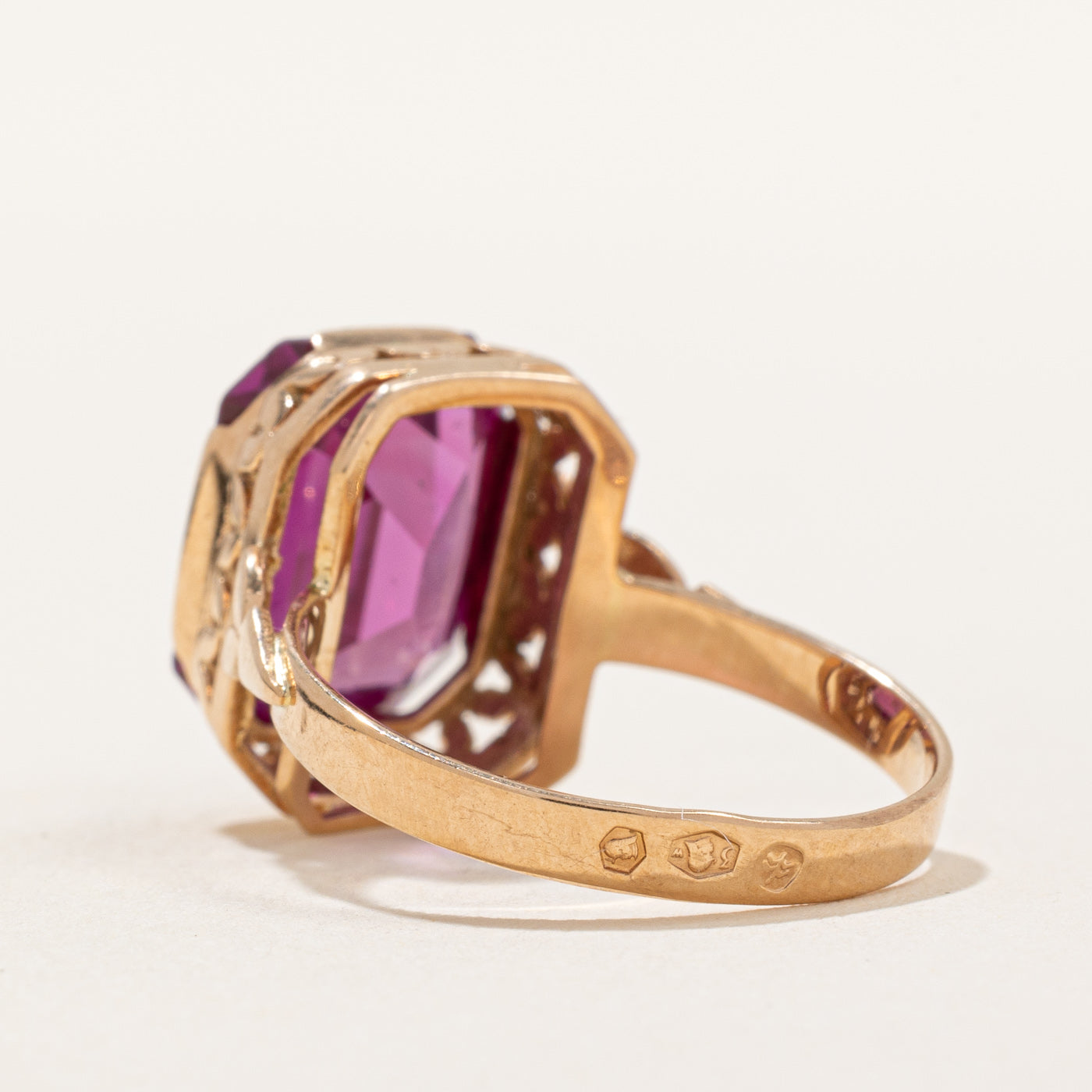 Luxury Synthetic Purple Sapphire Cocktail Ring - 7.55ct Oval Cut Gemstone - Size 7.5 - Elegant Evening Wear & Special Occasion Jewelry for Women