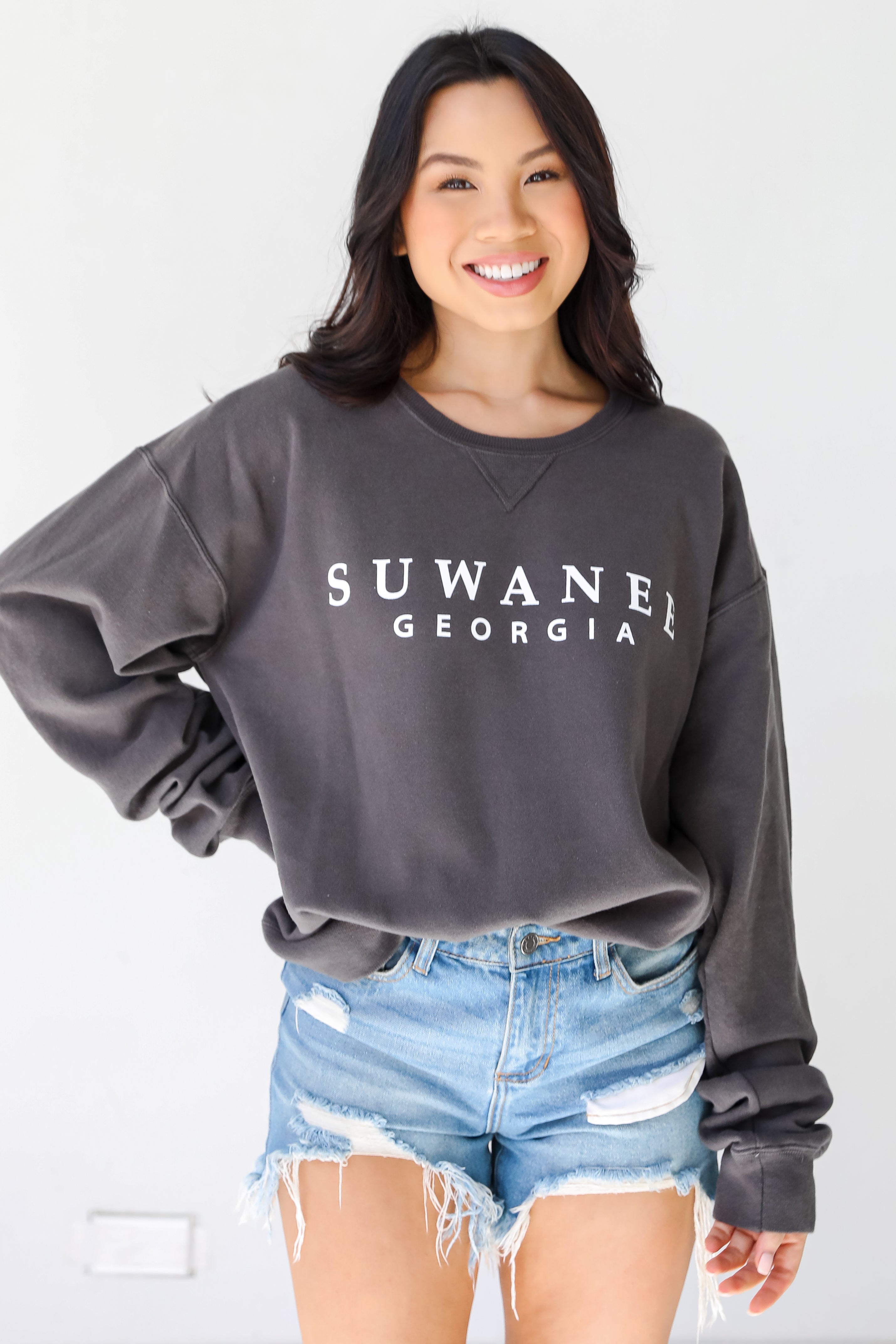 Charcoal Suwanee Georgia Sweatshirt - Soft Cotton Pullover Hoodie for Men & Women - Perfect for Casual Wear, Travel & Outdoor Activities