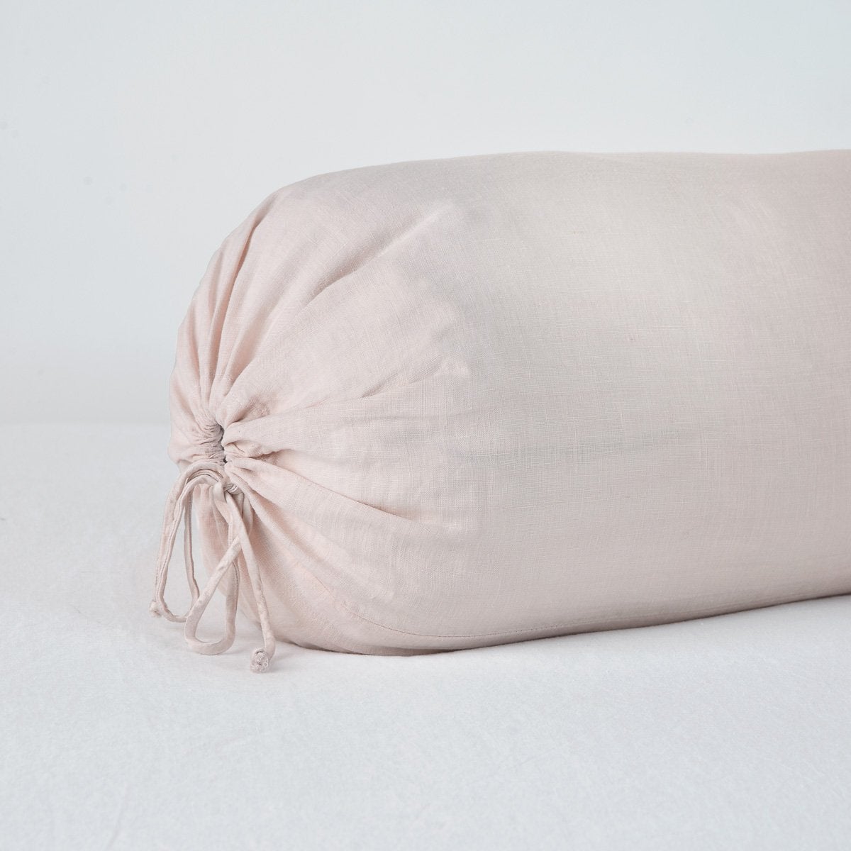 Soft & Breathable Linen Throw Pillow Cover - 18x18 Inches - Decorative Cushion for Sofa, Bed, Chair - Home Decor & Cozy Living Room Accessories