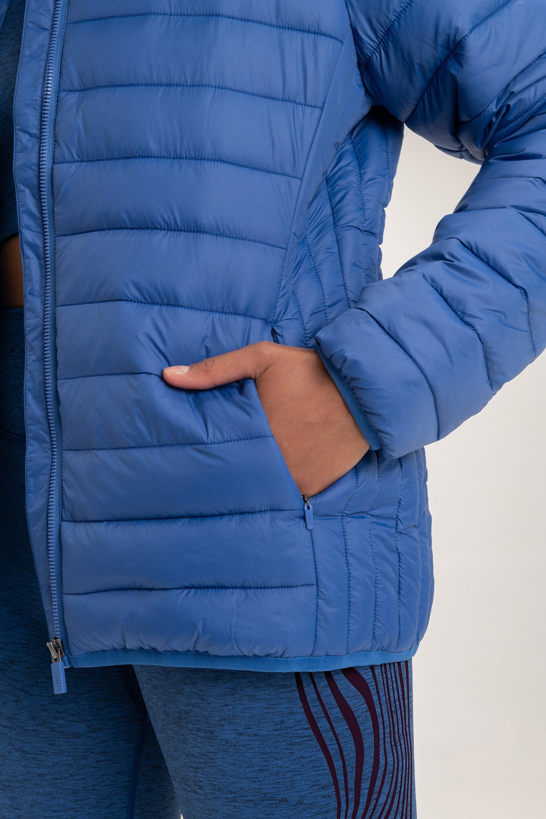 Premium Puffer Jacket for Men & Women - Lightweight Warm Winter Coat with Hood - Waterproof & Windproof - Ideal for Skiing, Hiking & Outdoor Activities