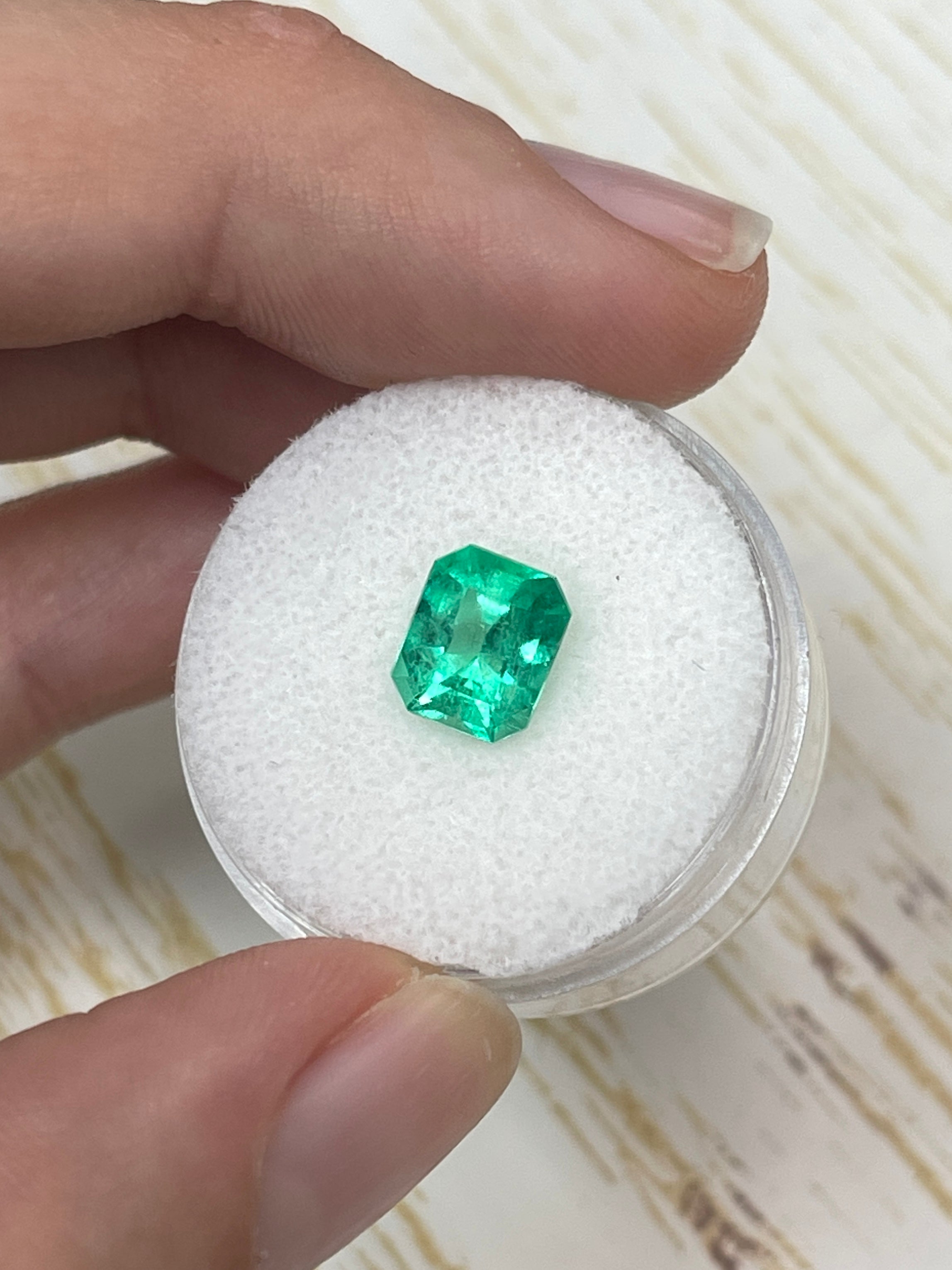 1.92 Carat 8x7mm Muzo Green Natural Loose Colombian Emerald - Emerald Cut Gemstone for Jewelry Making, Engagement Rings & Luxury Gifts
