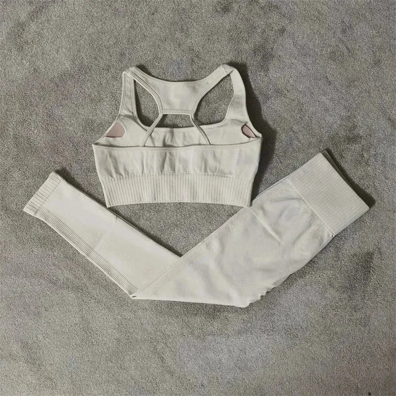 Seamless Women's Yoga Set - High Waist Workout Leggings & Sports Bra - Gym Outfits for Yoga, Pilates & Fitness Training | Breathable Activewear for Women