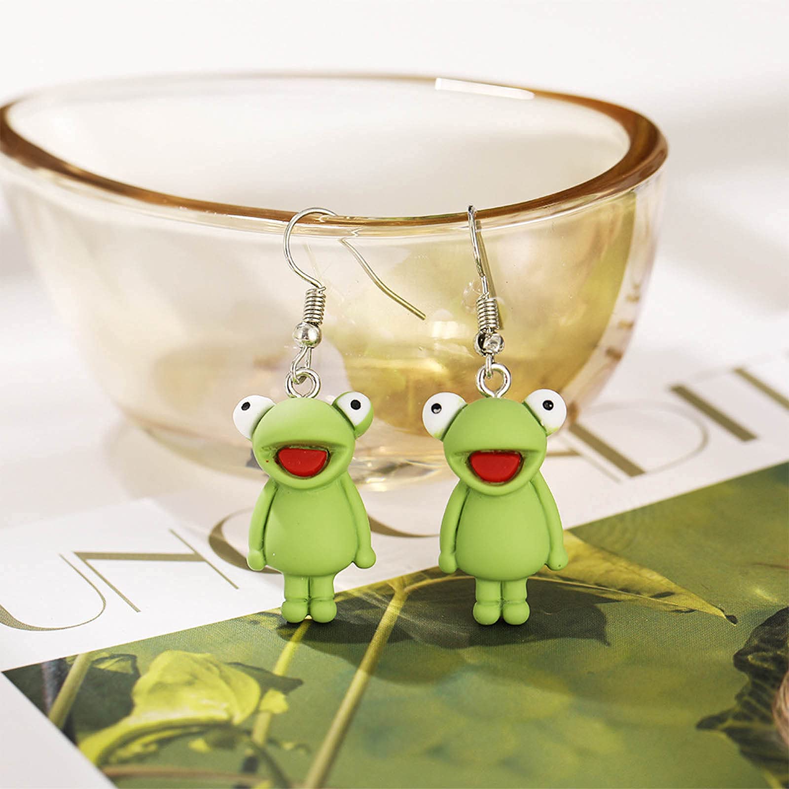 Stylish Green Frog Dangle Earrings for Women & Kids - Cute Drop Hook Earrings with Jackets - Perfect Gift for Birthdays & Parties