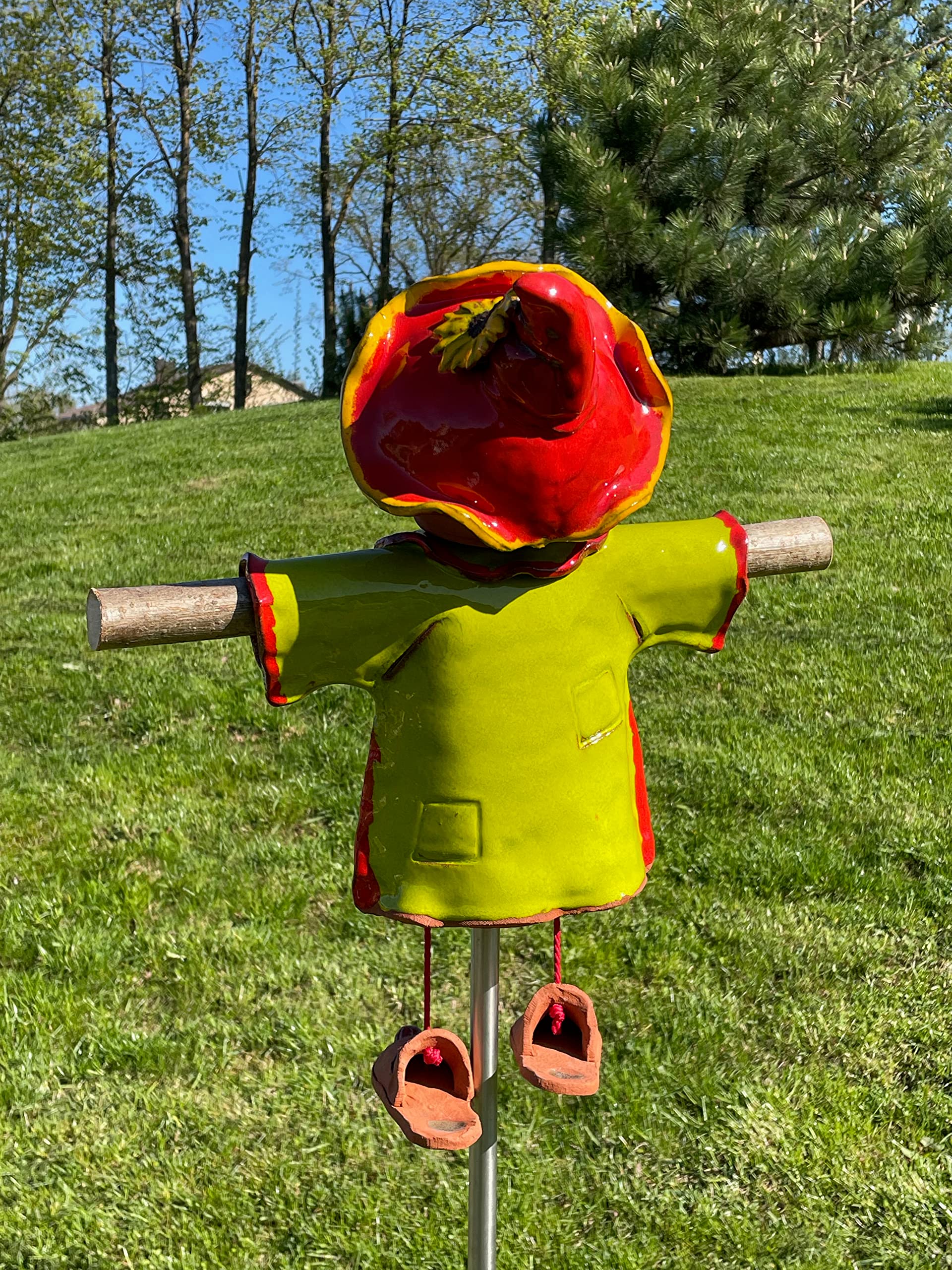Handmade Frostproof Ceramic Scarecrow Lawn Stake - Unique Outdoor Garden Decor Statue for Women & Men - Perfect Yard Gift for Gardeners - Ideal for Patio, Lawn & Backyard Decoration