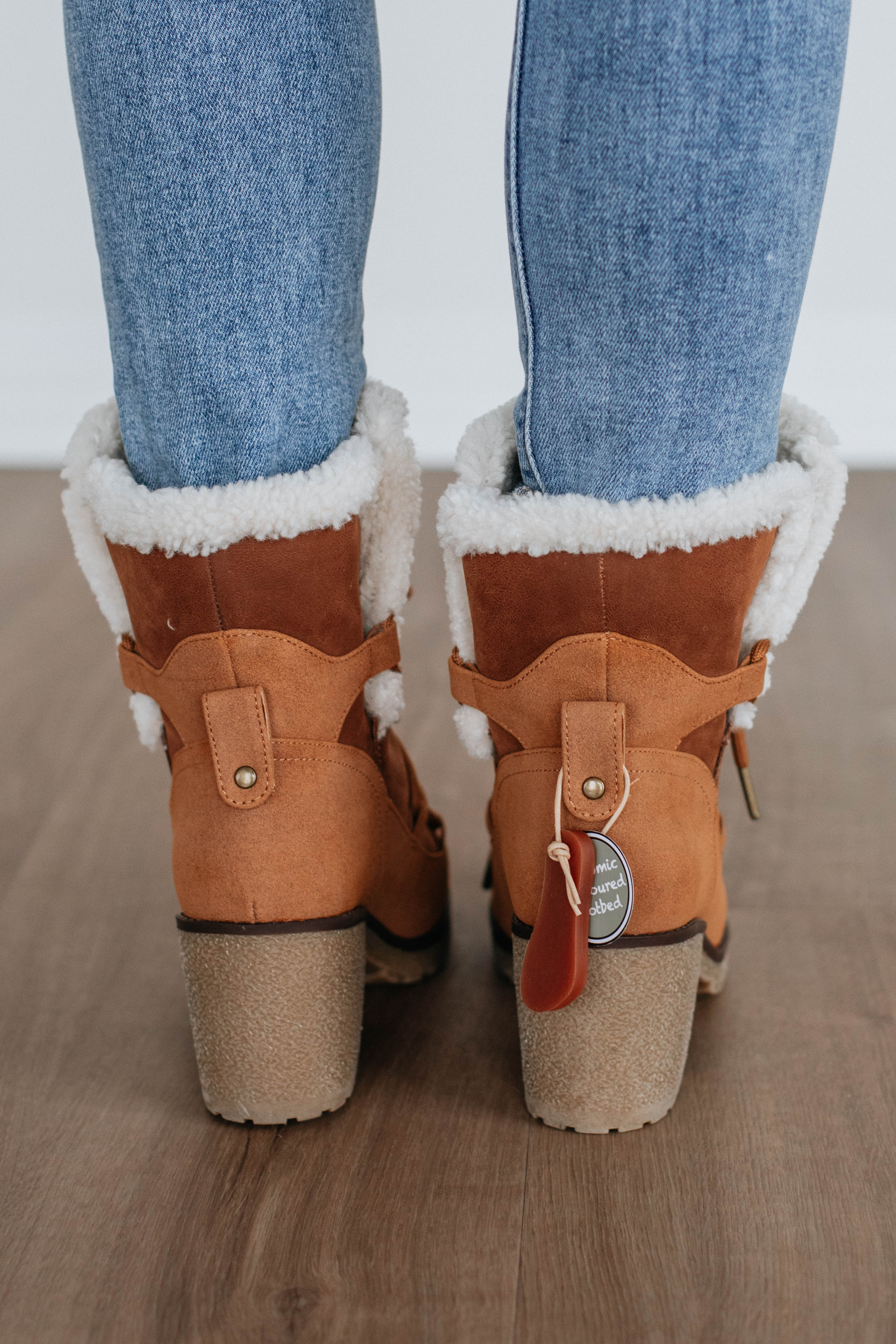 Warm & Stylish Cognac Winter Boots for Women - Waterproof & Comfortable for Snow, Hiking & Outdoor Adventures