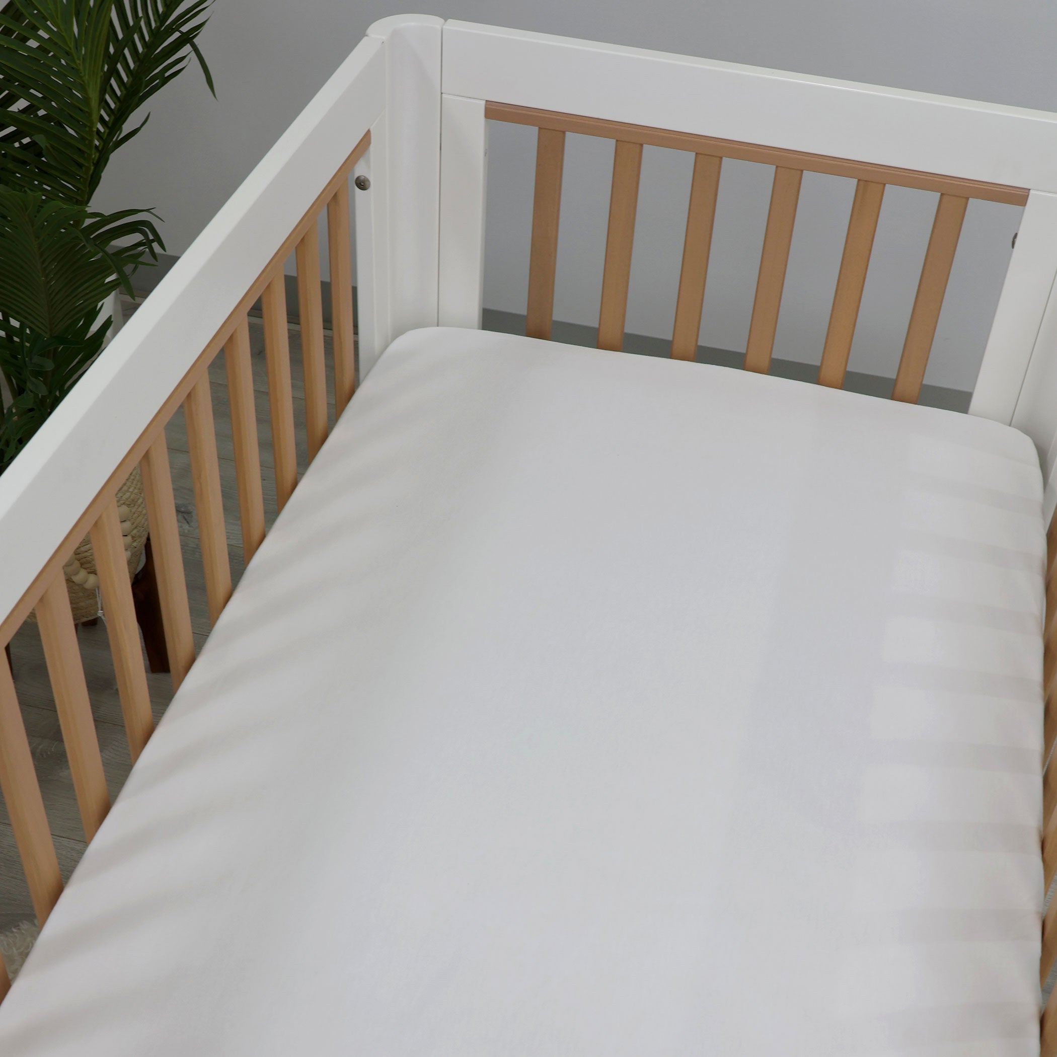 Premium Bamboo White 2-Pack Jersey Fitted Sheets - Ultra Soft & Breathable Bed Sheets for Queen/King Size Mattresses - Perfect for Hot Sleepers & Allergy Relief