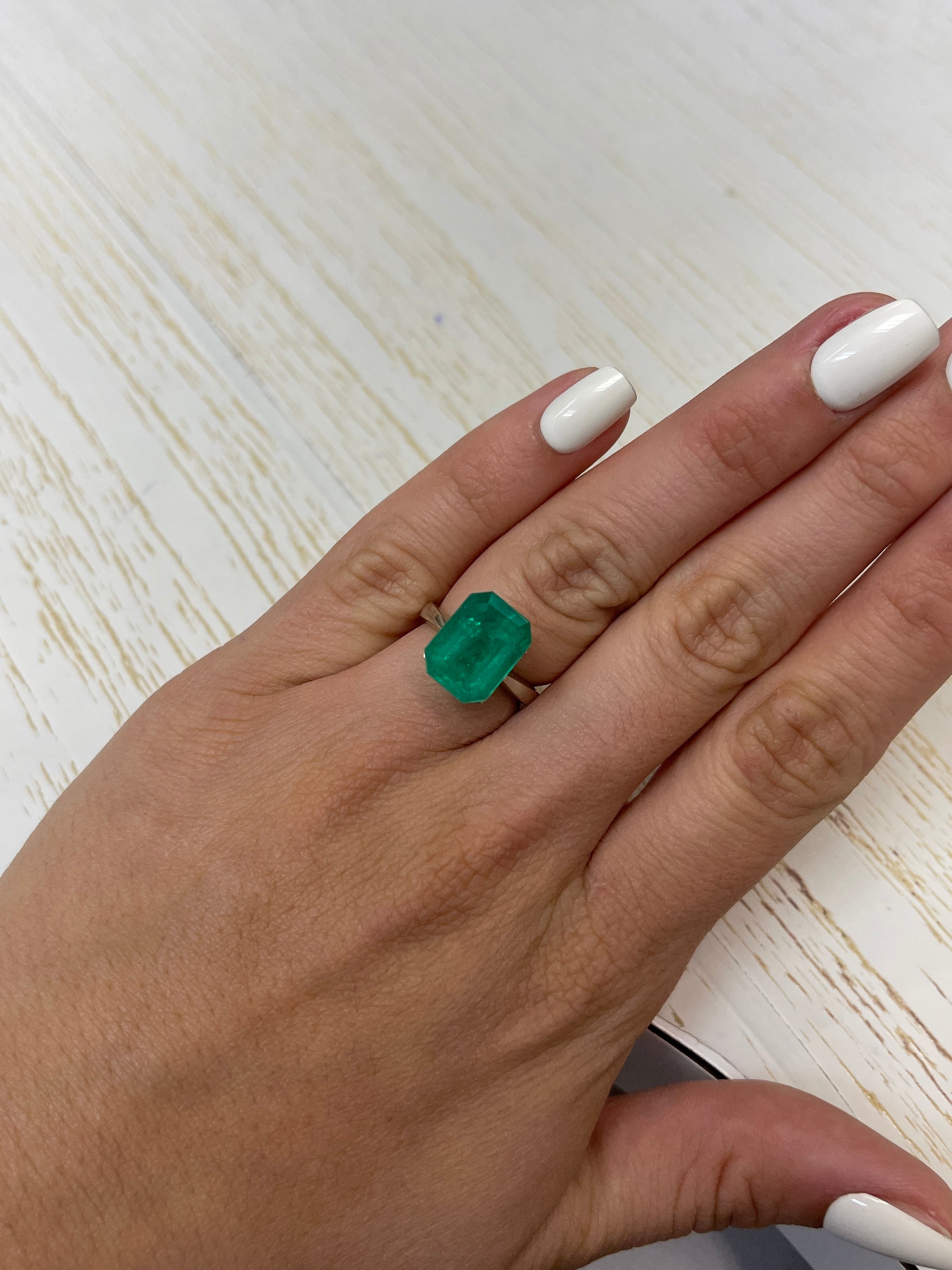 7.64 Carat 13x10mm Loose Colombian Emerald Gemstone - Emerald Cut for Jewelry Making, Engagement Rings & Luxury Gifts