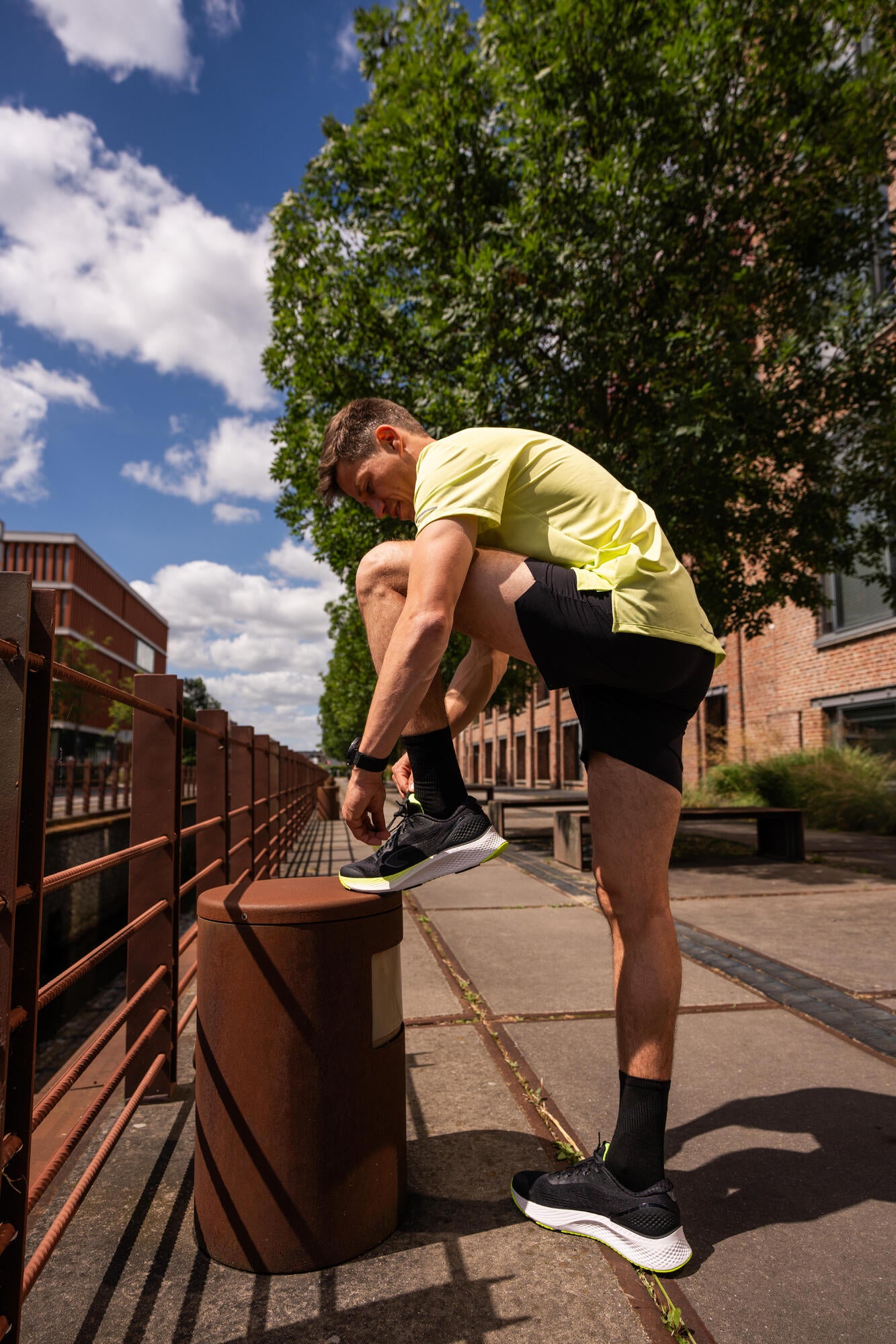 Kiprun Men's Run 500 Dry Running T-Shirt - Moisture Wicking Performance Shirt for Marathon & Workout - Lightweight Breathable Athletic Top for Jogging, Gym & Outdoor Sports