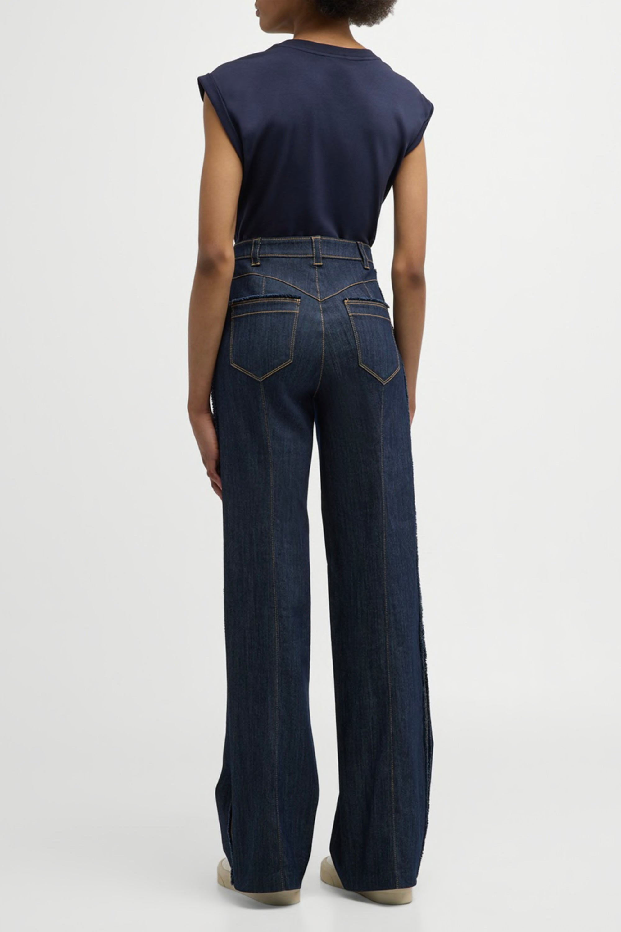 Cinq à Sept Bella Darling Tee - Women's Casual Short Sleeve T-Shirt for Everyday Wear, Date Night & Weekend Outfits
