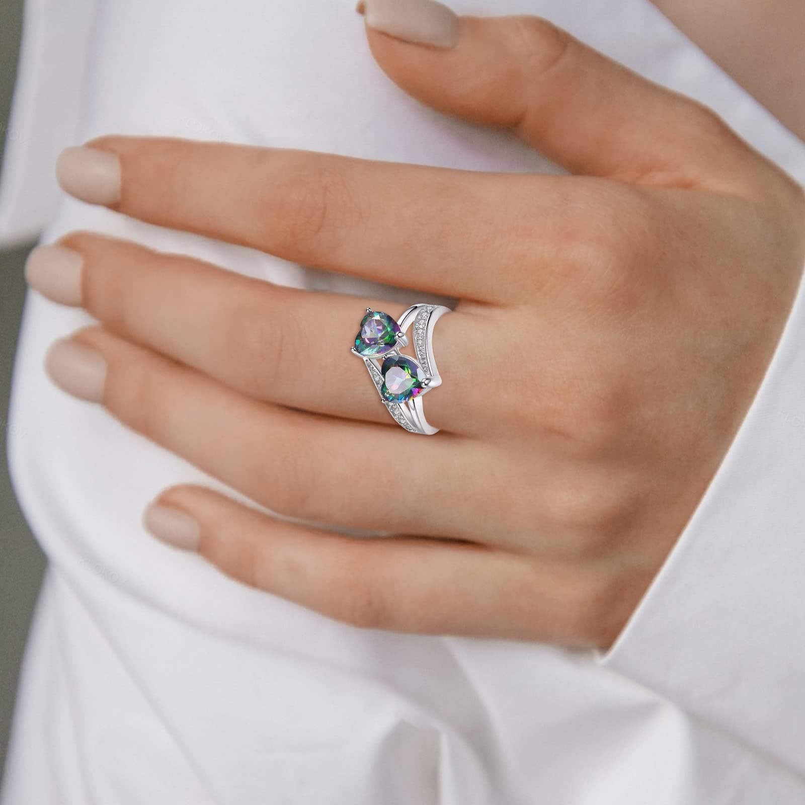 Exquisite Alloy Rhinestone Snake Ring for Women - Elegant Fashion Jewelry with Gemstone Inlay, Size 7 (B) - Perfect for Parties, Date Nights & Everyday Wear