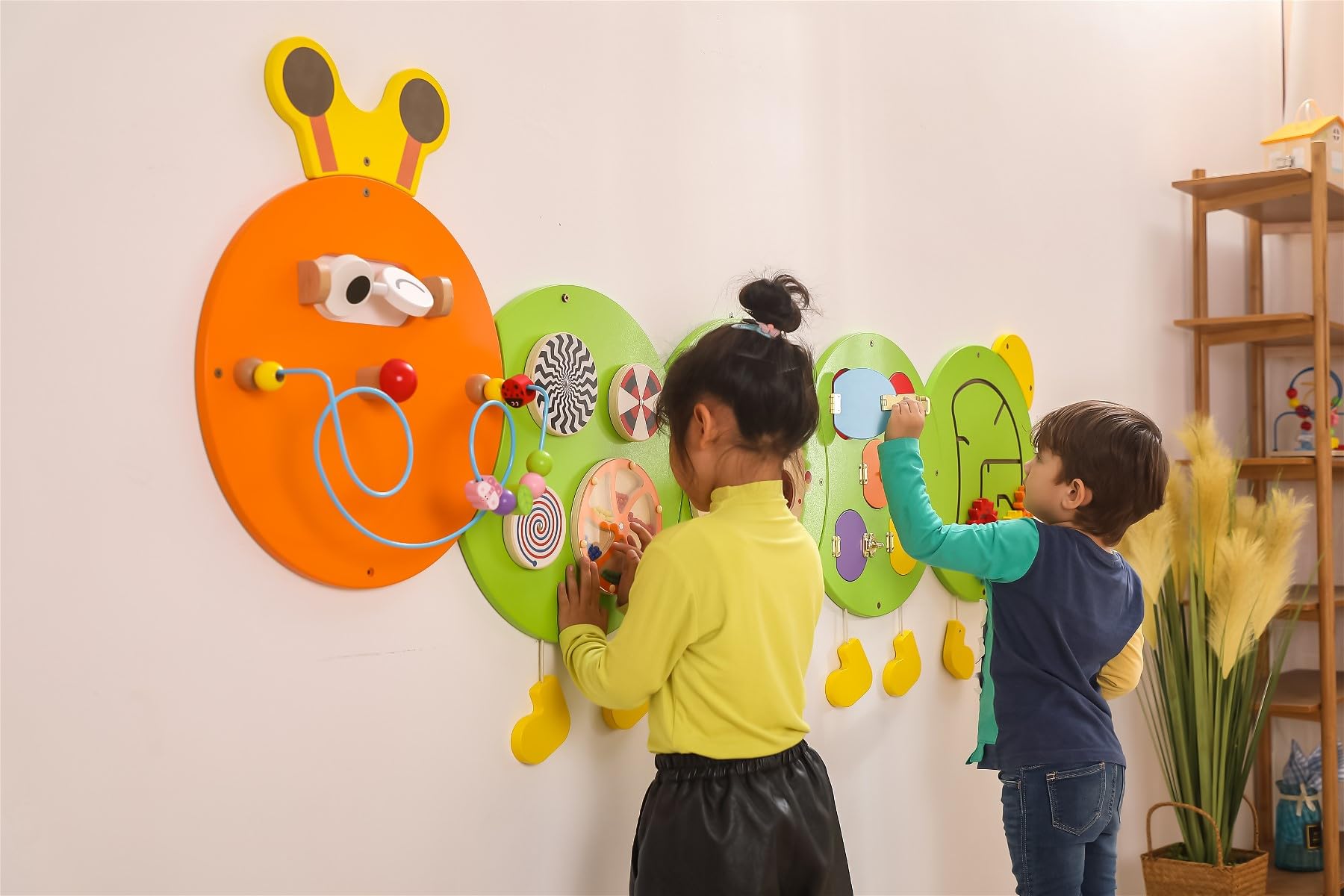 VIGAtoys Wall Toy Caterpillar - Decorative Wall Figure for Kids Room (44557) | Fun Nursery Decor & Playroom Wall Art for Toddlers