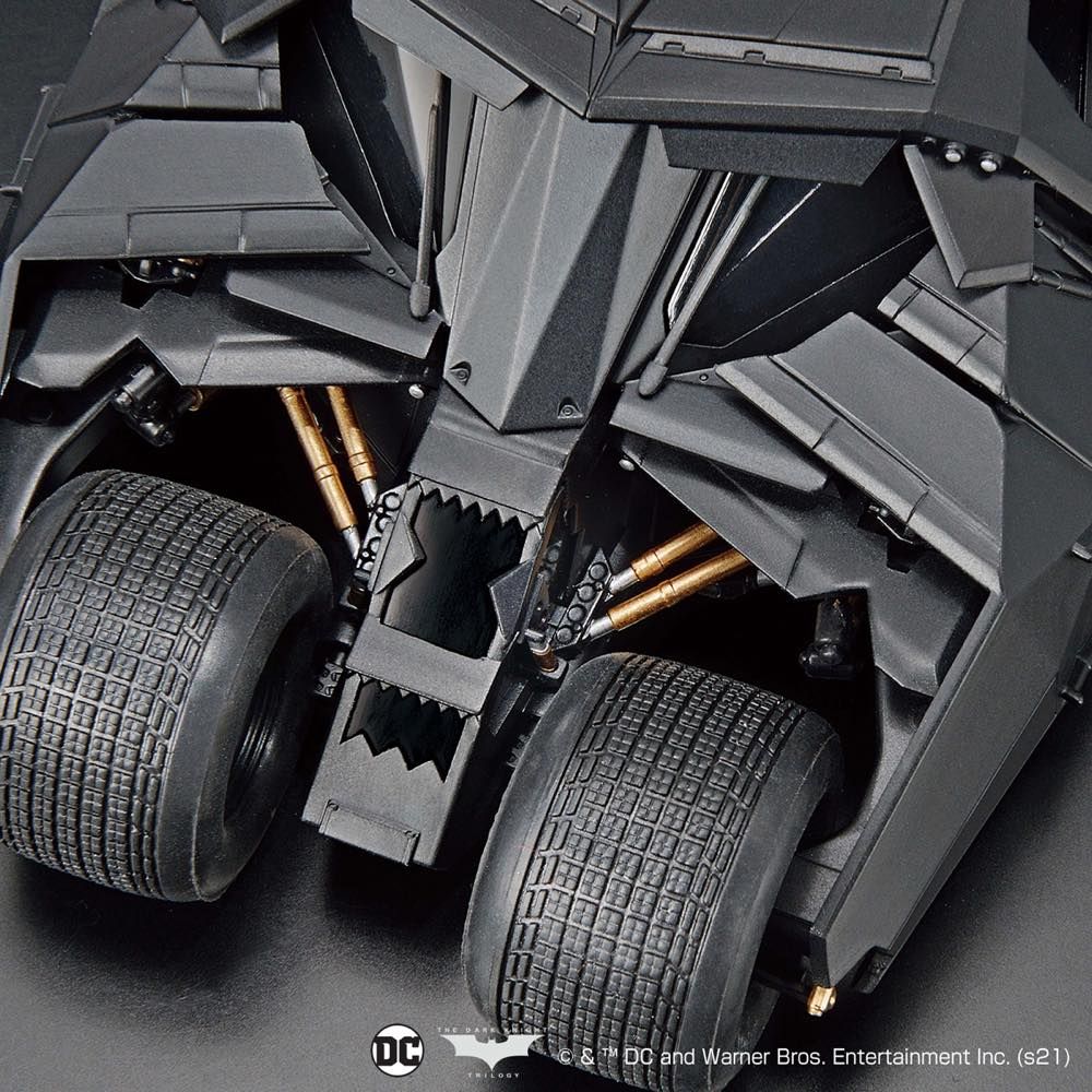 Bandai 1/35 The Dark Knight Trilogy Batmobile (Tumbler) Batman Begins Version Model Kit - Collectible DC Comics Movie Replica for Display & Action Scenes