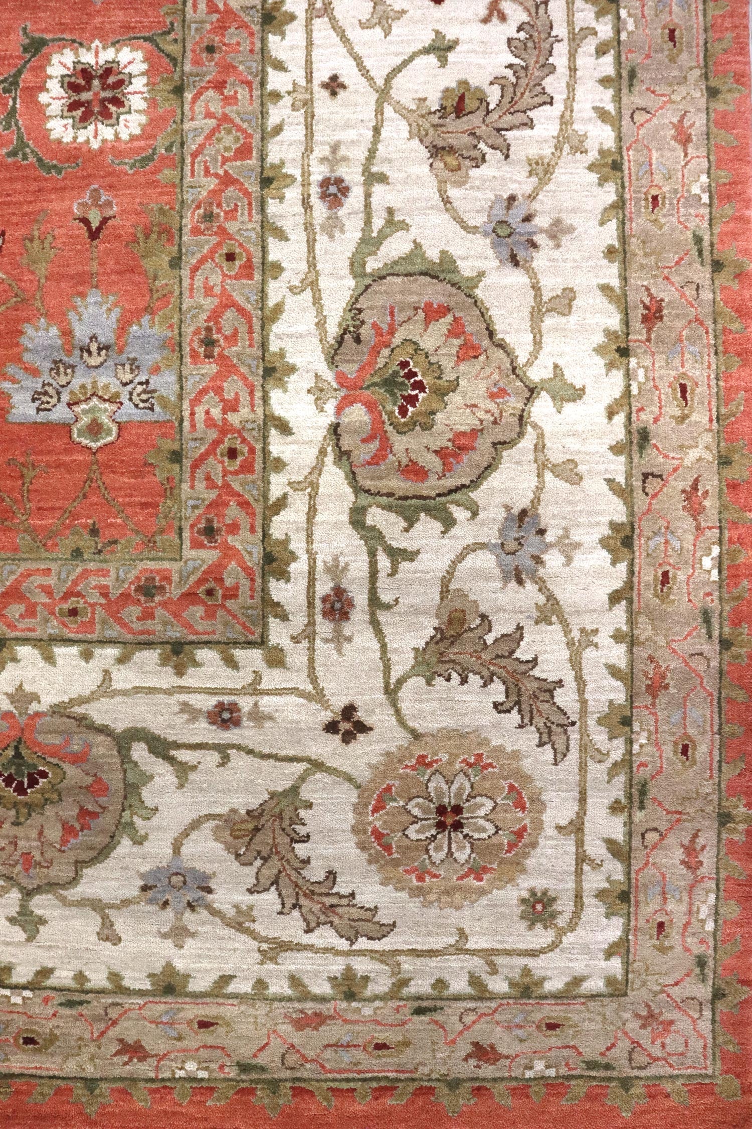 Handwoven Agra Transitional Area Rug J65718 - Perfect for Living Room, Bedroom, and Home Decor