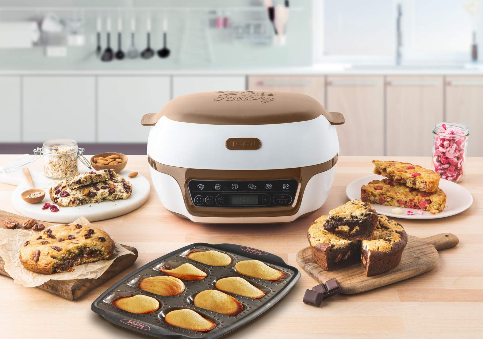 Tefal 12-Cup Mini Muffin Pan for Baking Crispy Muffins, Cupcakes & Madeleines - Non-Stick Black Cake Mold - Perfect for Home Baking, Parties & Holiday Treats