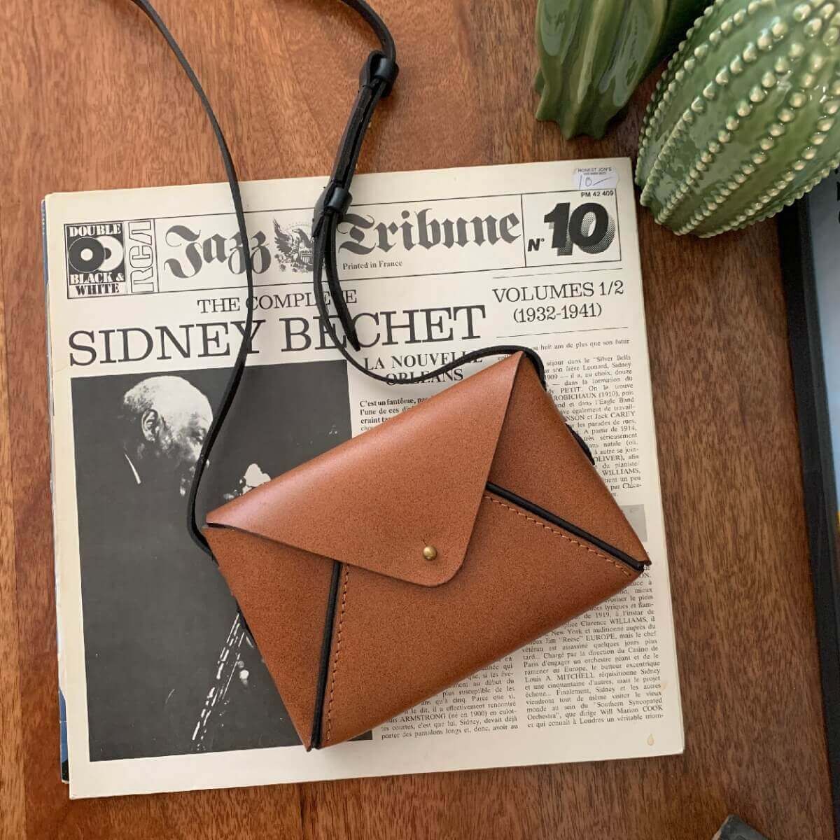 Envelope Sling Bag - Stylish Crossbody Purse for Women & Men - Perfect for Travel, Work & Everyday Use