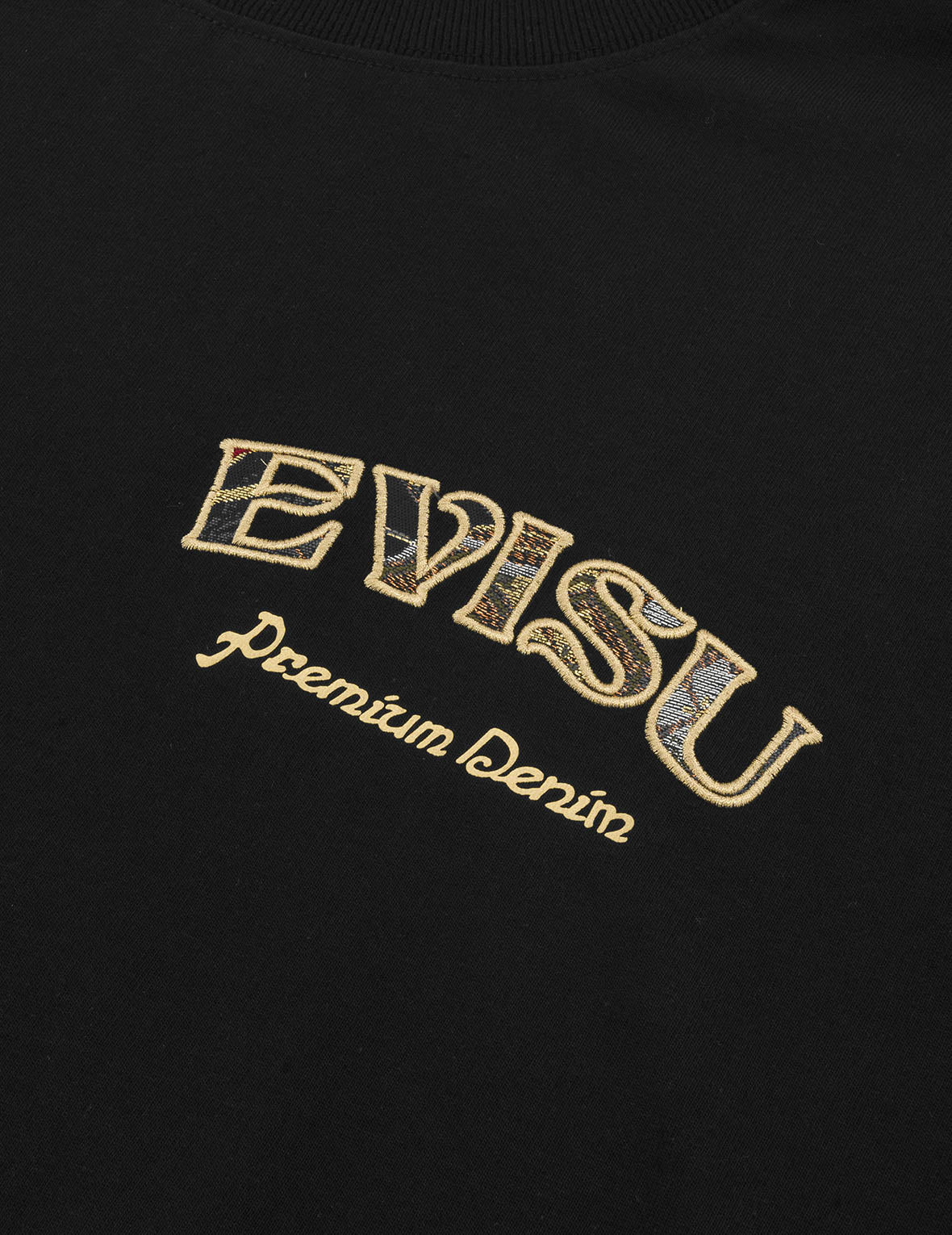 Stylish Brocade Logo & Kamon Appliqué Relaxed Fit T-Shirt - Perfect for Casual Wear, Street Fashion, and Everyday Comfort
