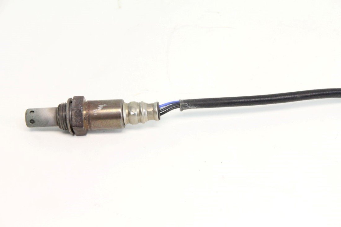 Lexus 89467-33090 Oxygen Sensor Replacement - Compatible with Lexus Vehicles - High Performance O2 Sensor for Improved Fuel Efficiency & Emissions - Perfect for Engine Diagnostics & Performance Tuning