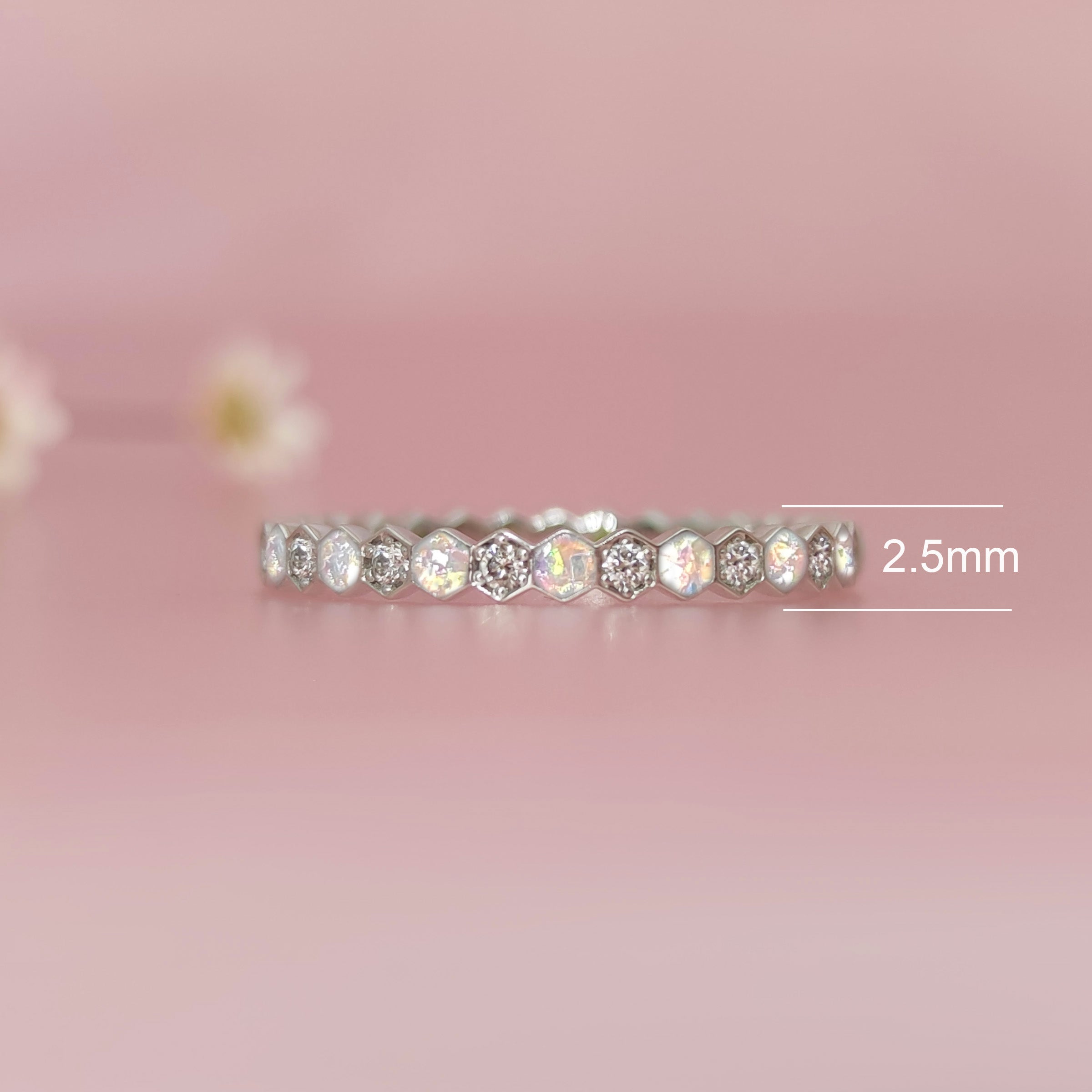Serenity Memorial Ashes Ring - Elegant Keepsake Jewelry for Loved Ones | Perfect for Remembrance, Memorial Services & Everyday Wear