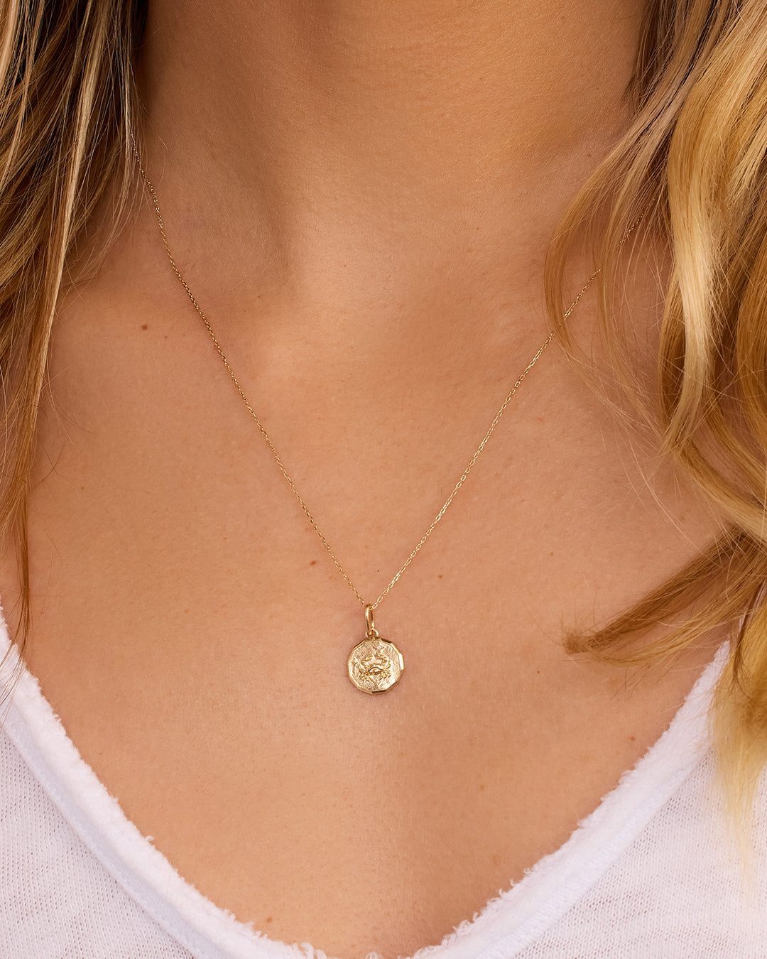 12 Zodiac Diamond Coin Charm Necklace - Elegant Gold Pendant for Women - Perfect for Birthdays, Anniversaries & Gifts