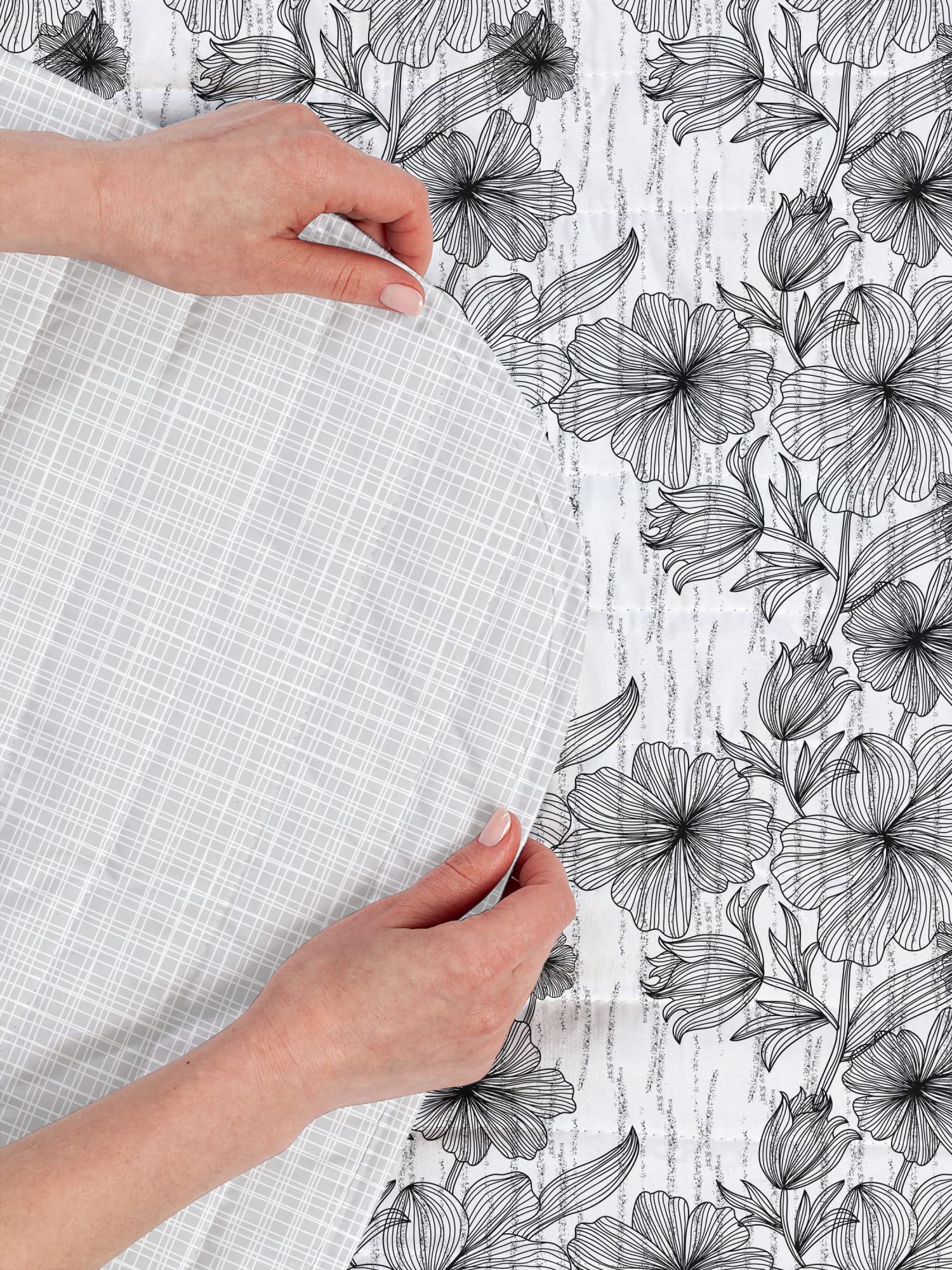 Ambesonne Floral Reversible Queen Size Bedspread Set - Monochrome Hand Drawn Wild Spring Flowers Design with Pillow Shams & Comforter - Soft Microfiber Bedding in Black & White - Perfect for Spring Home Decor & Guest Room Makeover