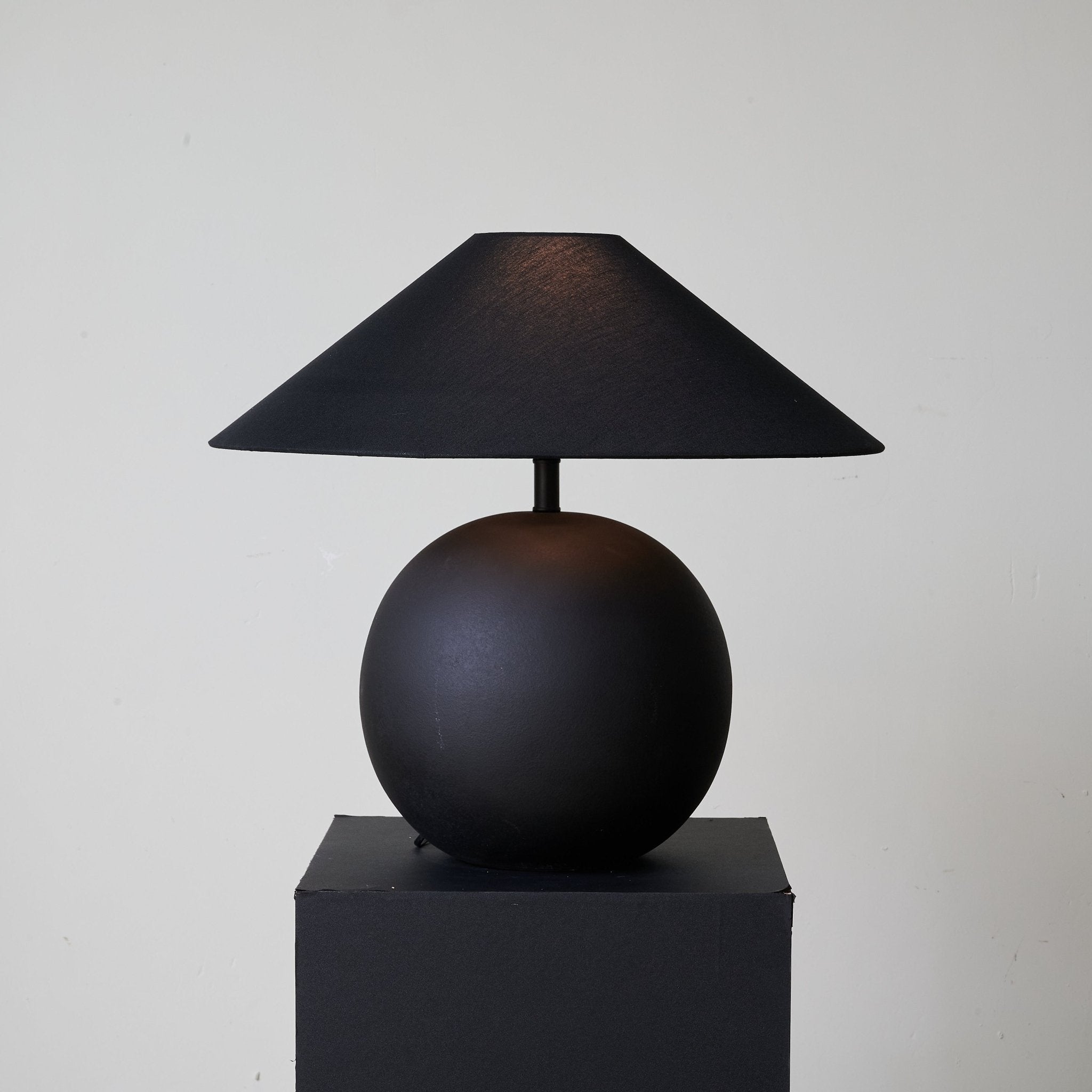 Obsidian Sphere Table Lamp - Elegant Black Crystal Glass Nightstand Light for Bedroom, Living Room & Office Decor - Perfect for Relaxation, Reading & Ambient Lighting