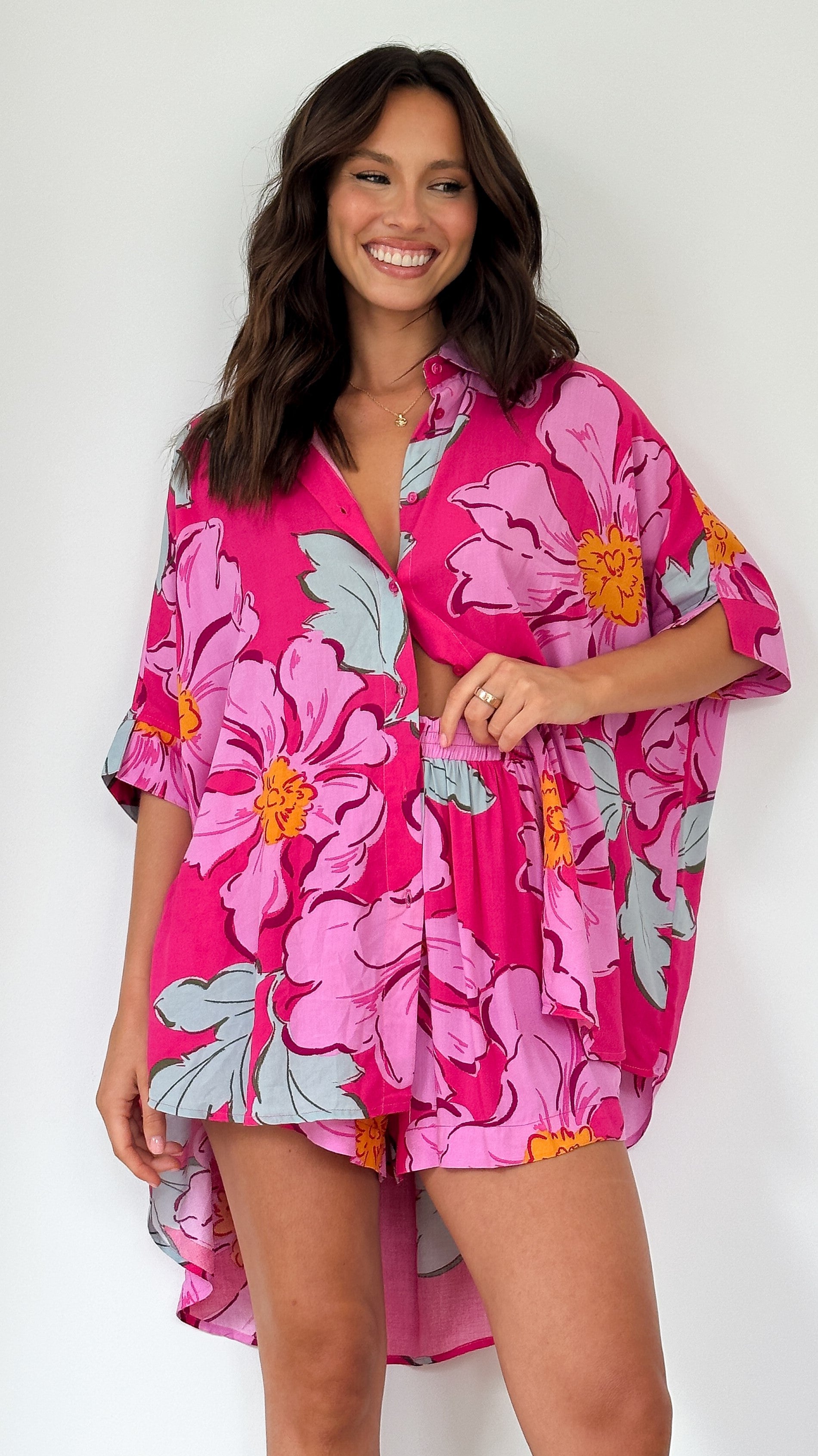 Floral Rosebud Print Women's Shorts - Comfortable & Stylish Summer Casual Wear for Outdoors, Beach & Vacation