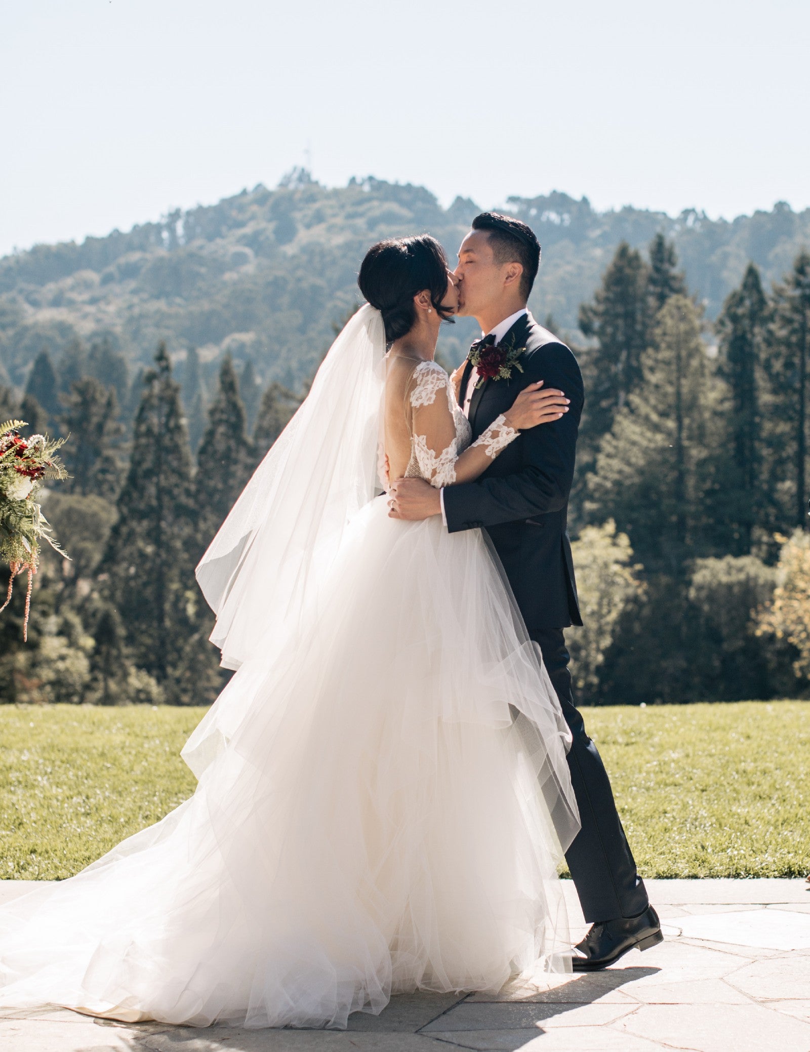 Hayley Paige Pippa 1652 Sample Wedding Gown - Elegant A-Line Bridal Dress for Prom, Formal Events & Special Occasions