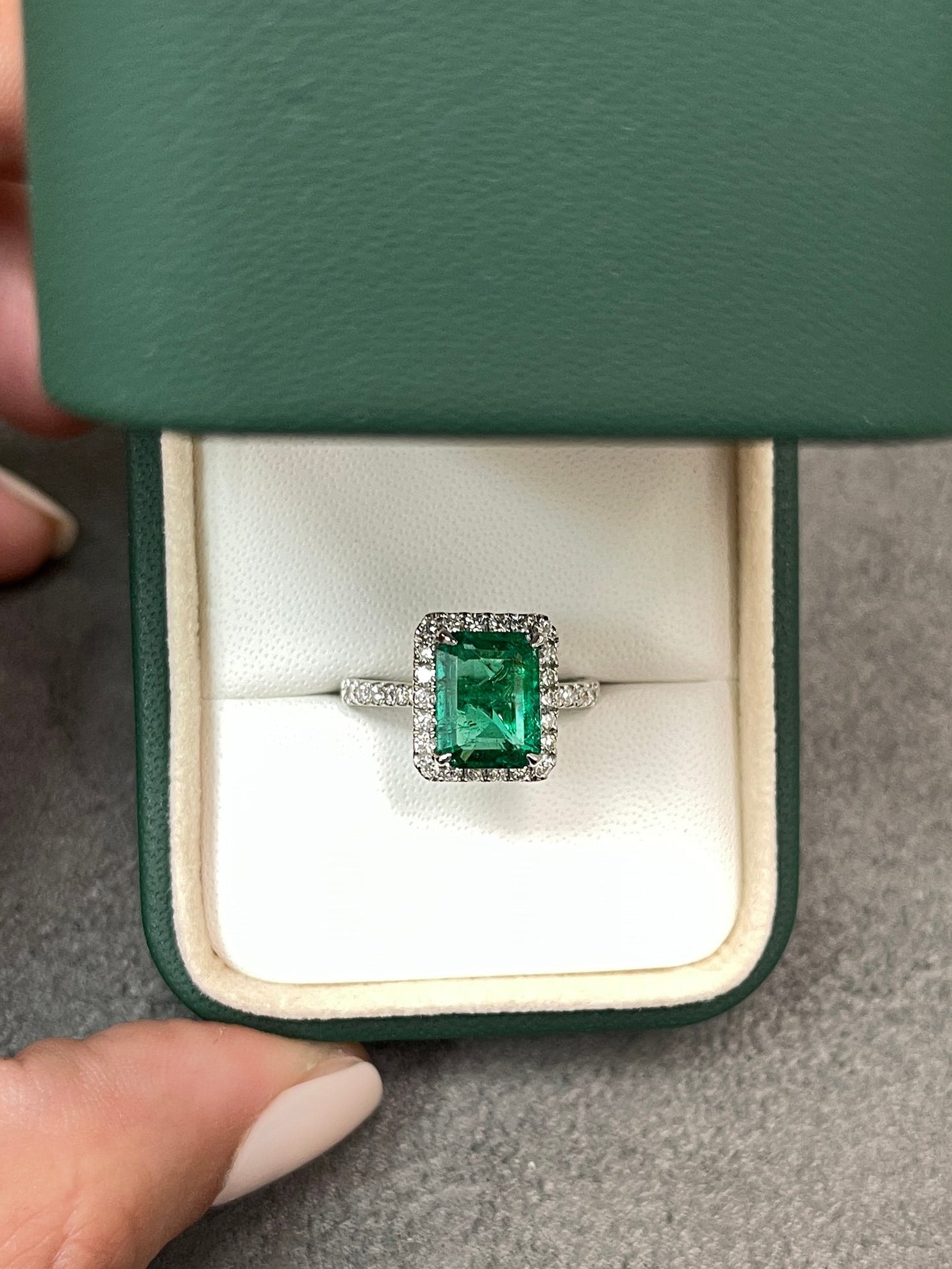 18K Gold Natural Vivid Emerald and Diamond Halo Engagement Ring - 2.53ctw AAA Quality Fine Jewelry for Proposal, Wedding, Anniversary & Special Occasions