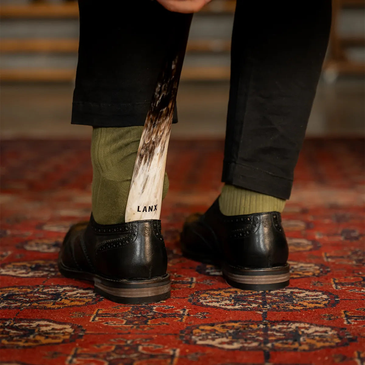 Premium Carnforth Long Shoehorn - Durable Stainless Steel Shoe Horn for Men & Women - Easy Slip-On Assistance for Boots, Sneakers & Dress Shoes - Perfect for Elderly & People with Mobility Issues