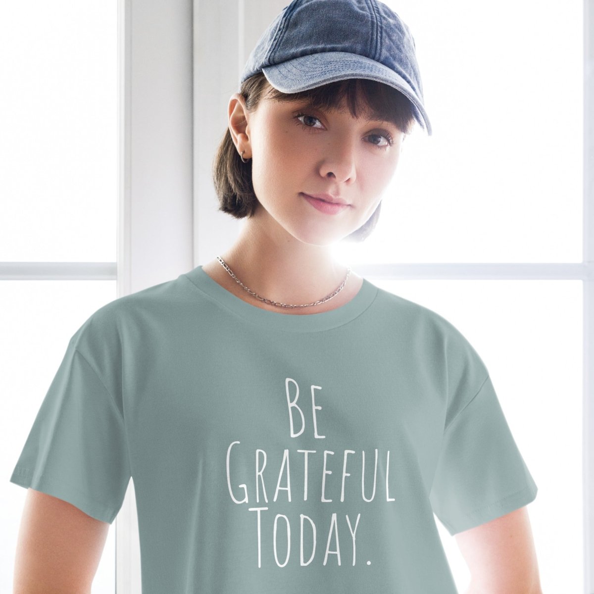 BE GRATEFUL TODAY - Cropped Gratitude T-Shirt for Women | Positive Affirmation Top | Casual Streetwear & Yoga Outfit