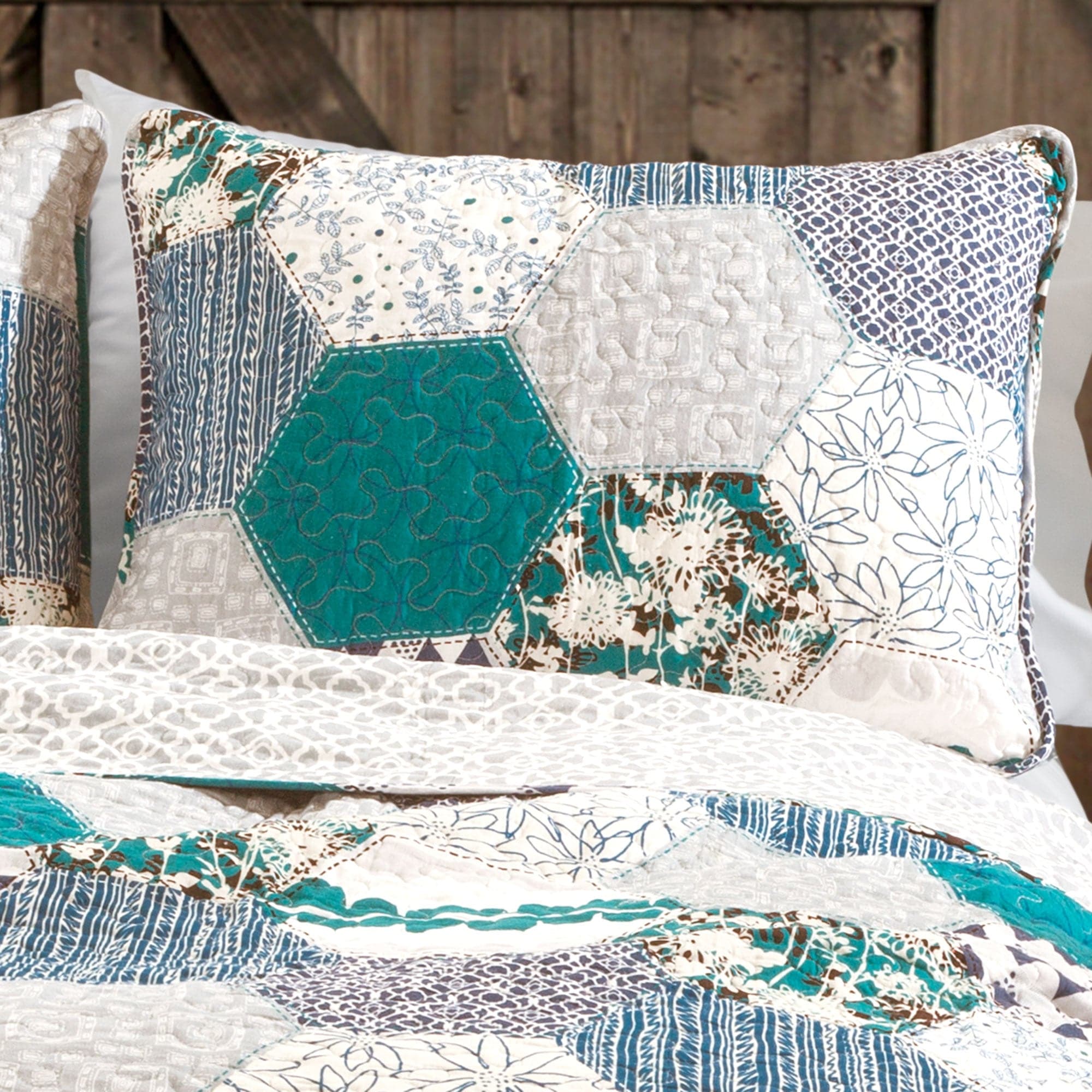 Briley Quilt 3-Piece Bedding Set - Soft & Cozy Queen/King Size Comforter with Pillow Shams - Perfect for Master Bedroom, Guest Room & Cozy Home Decor