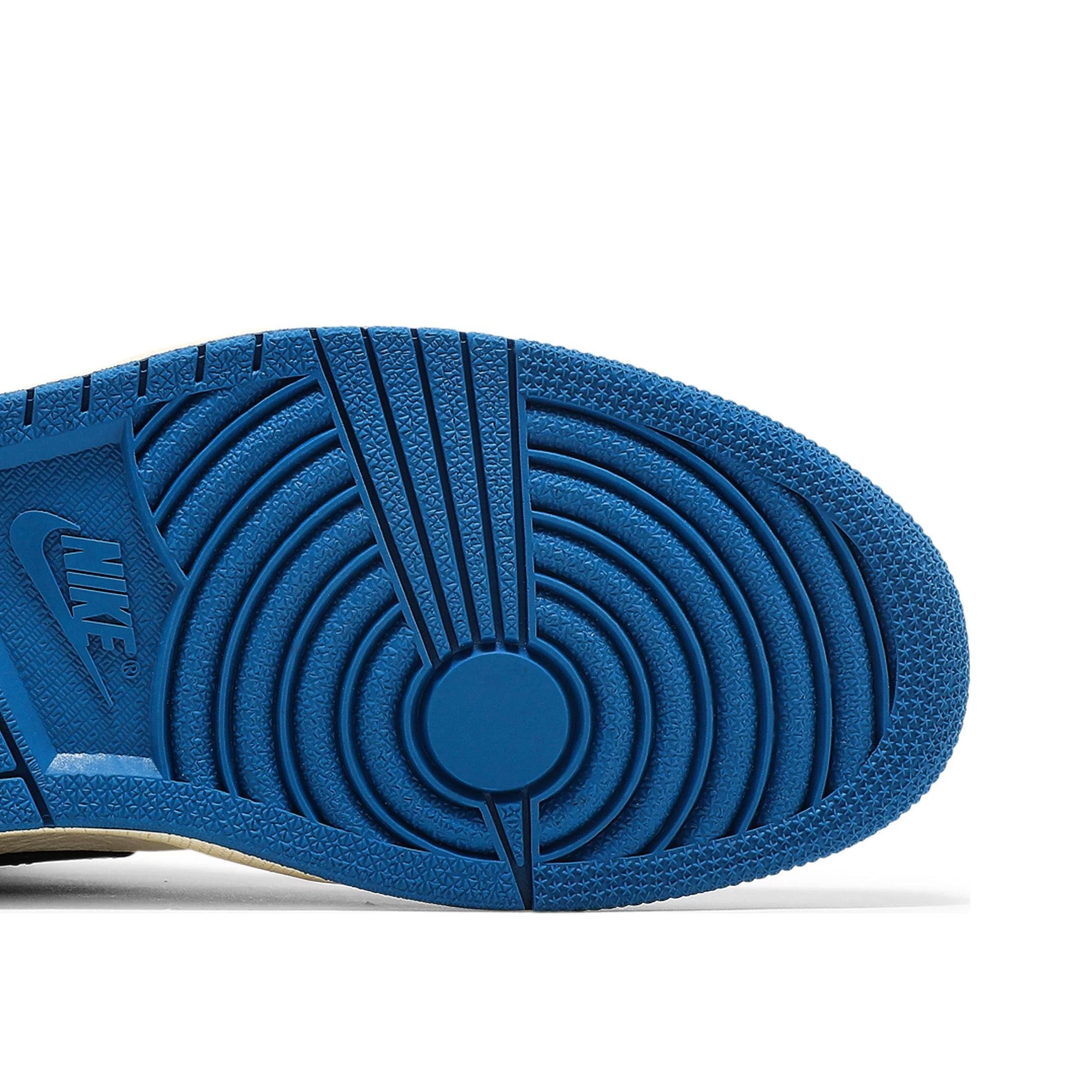 Air Jordan 1 High OG SP Fragment x Travis Scott Retro Sneakers (2021) - Limited Edition Basketball Shoes for Men - Perfect for Streetwear, Sneaker Collection & Casual Wear