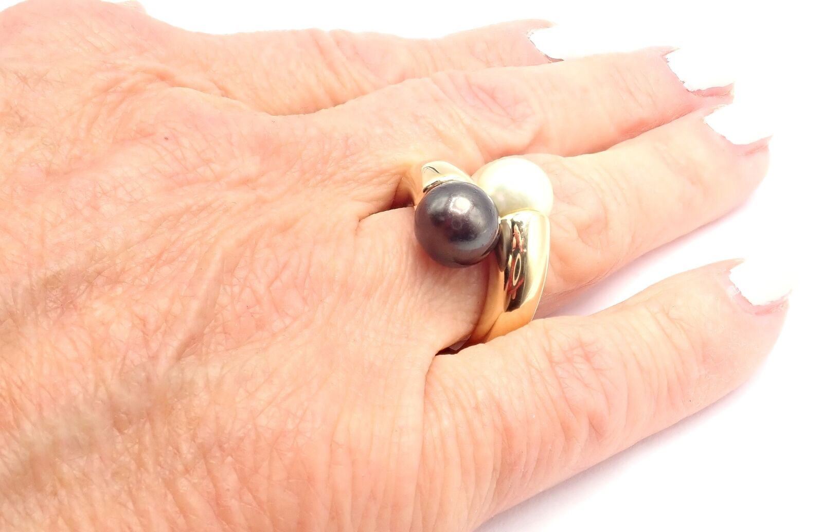 Authentic Cartier Toi Et Moi 18k Yellow Gold White Black Pearl Bypass Band Ring - Luxury Jewelry for Weddings, Anniversaries & Special Occasions