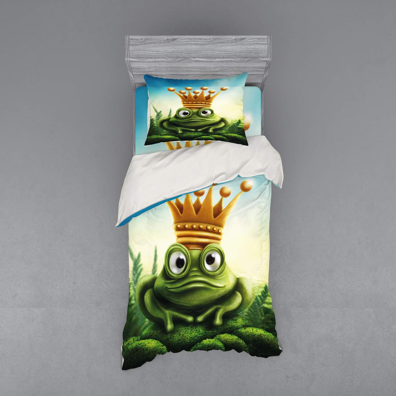 Ambesonne King Size 3-Piece Bedding Set - Frog Prince Cartoon Design on Moss Stone with Crown, Twin Duvet Cover with Sham & Fitted Sheet, Forest Green & Yellow | Perfect for Kids' Rooms, Fairy Tale Themed Bedrooms & Whimsical Home Decor