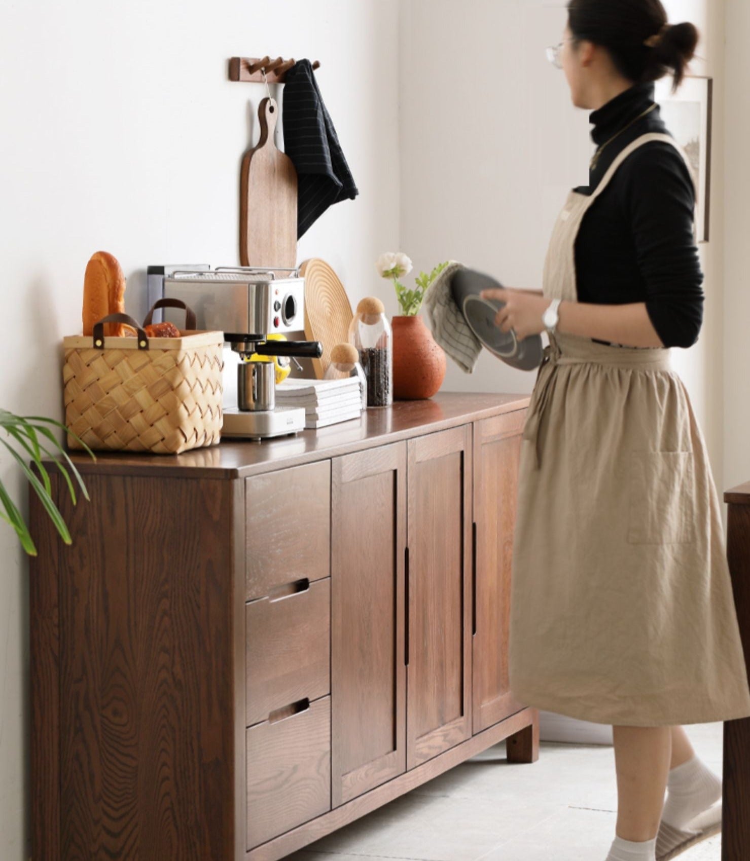 Oak Solid Wood Nordic Sideboard - Modern Scandinavian Buffet Cabinet for Dining Room & Living Room Storage
