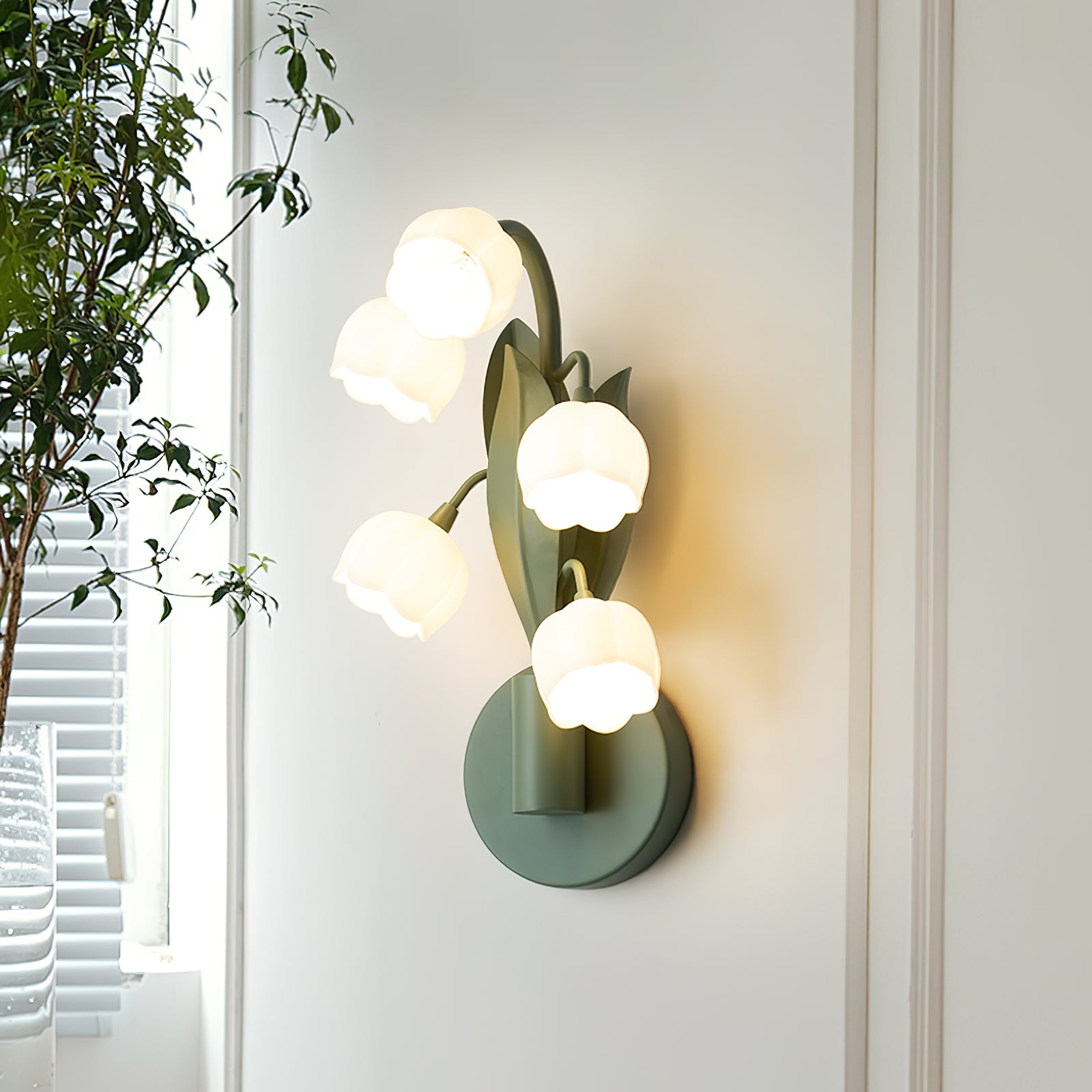 Green Lily Wall Lamp - Modern LED Sconce Light for Bedroom, Living Room & Hallway - Energy-Efficient Home Decor Lighting