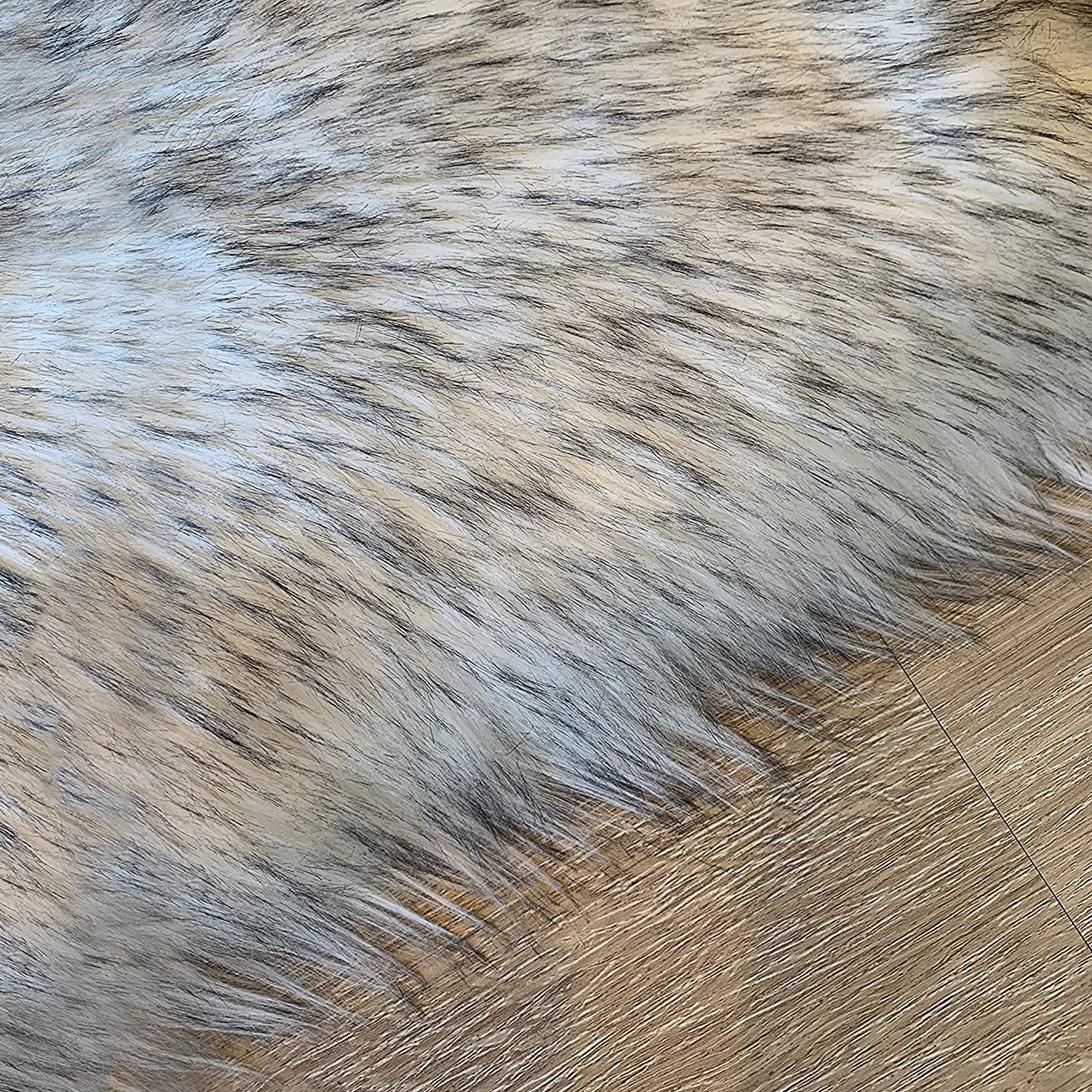 Premium Faux Sheepskin Fur Rug - Ultra Soft Fluffy Shag Area Rug for Bedroom, Living Room & Nursery | Non-Slip Home Decor Accent Rug in White with Black Tips (2'6