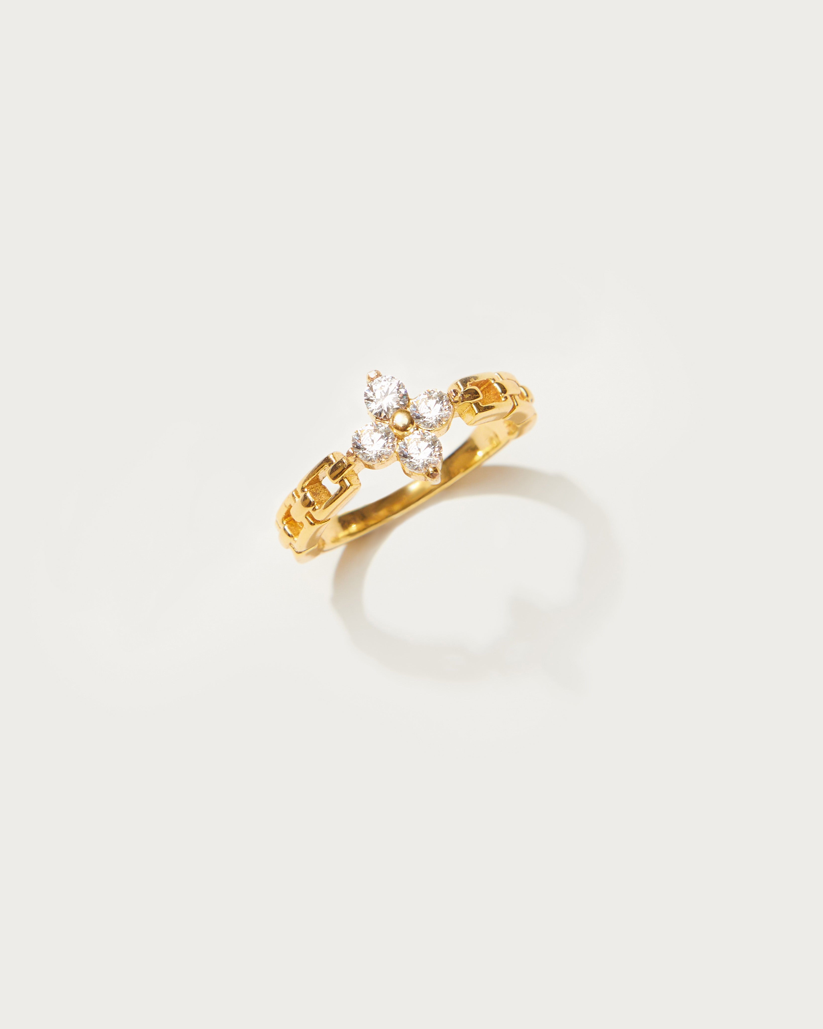 Lucky Clover Ring in Gold - 14K Gold Four Leaf Clover Ring for Women, Elegant Irish Jewelry Gift for St. Patrick's Day, Birthday & Anniversary - Perfect for Everyday Wear & Special Occasions