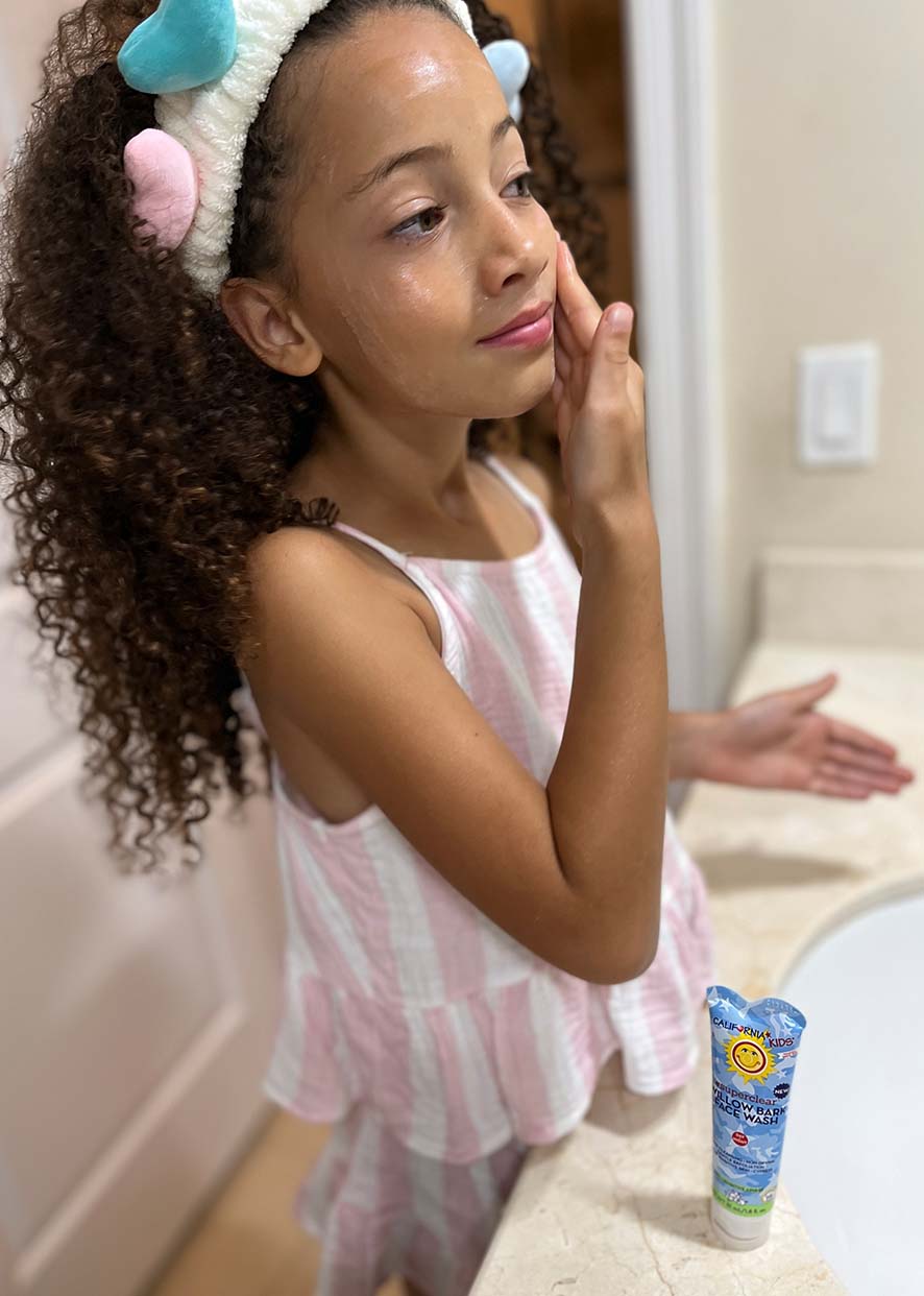California Kids® #SuperClear™ Gentle Face Wash for Kids - Hypoallergenic & Tear-Free Cleanser for Sensitive Skin - Perfect for Daily Use & Travel