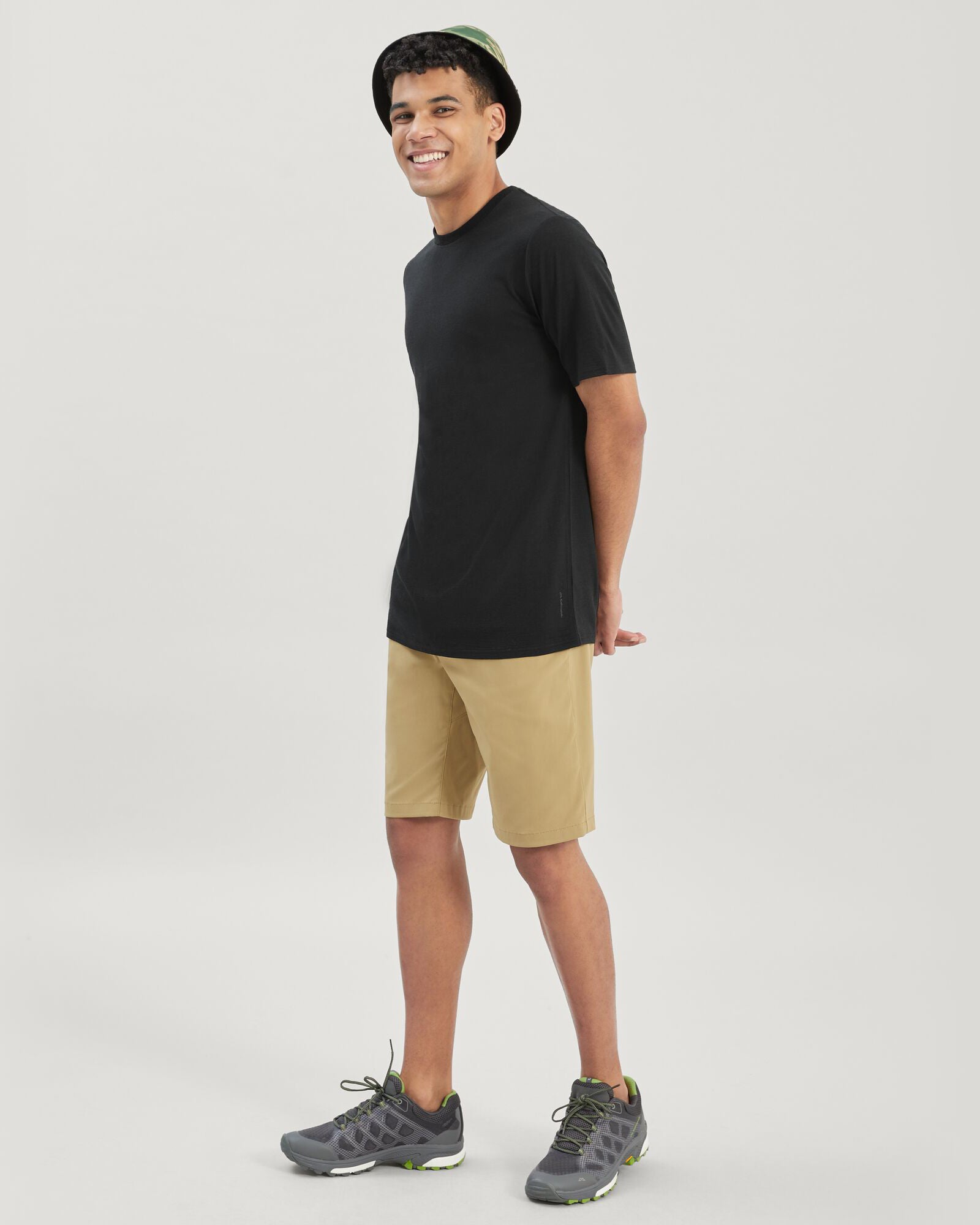 Premium 100% Merino Wool Men's T-Shirt - Soft Breathable Black Tee for Outdoor Hiking, Travel & Casual Wear