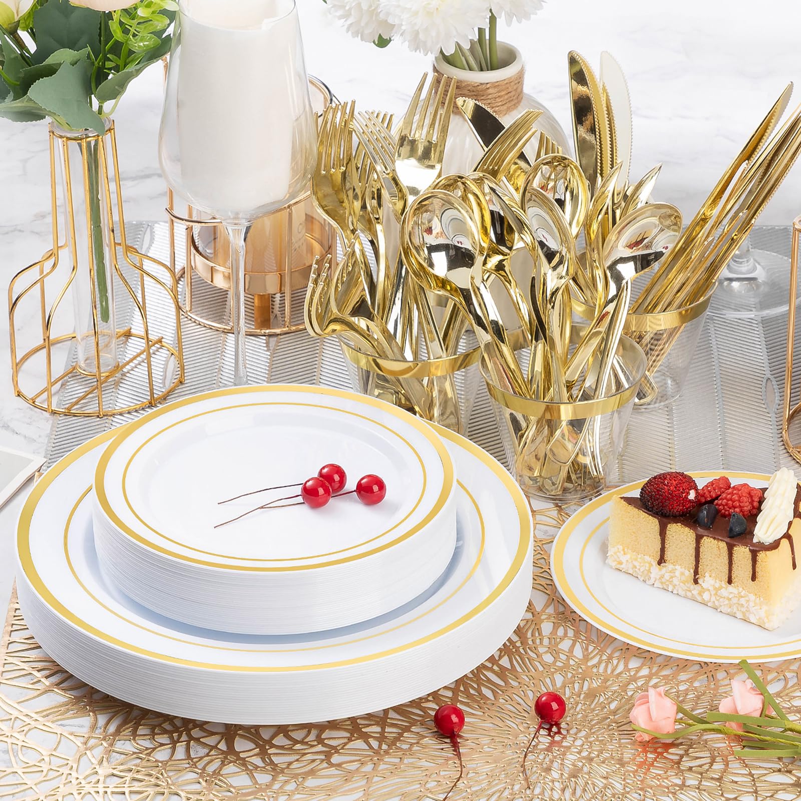 600-Piece Elegant Gold Plastic Plate Set for 100 Guests - Disposable Dinnerware for Weddings, Parties & Birthdays - Includes 200 Plates, 200 Forks, 100 Spoons & 100 Knives - Perfect for Elegant Events, Catering & Special Occasions